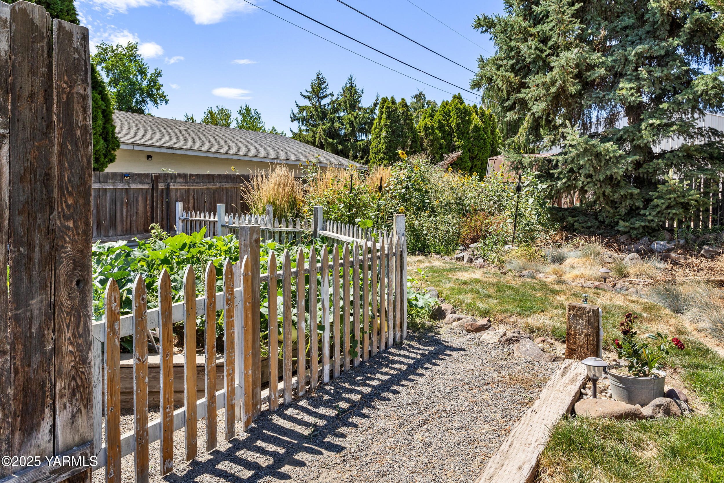 1416 S 34th Ave