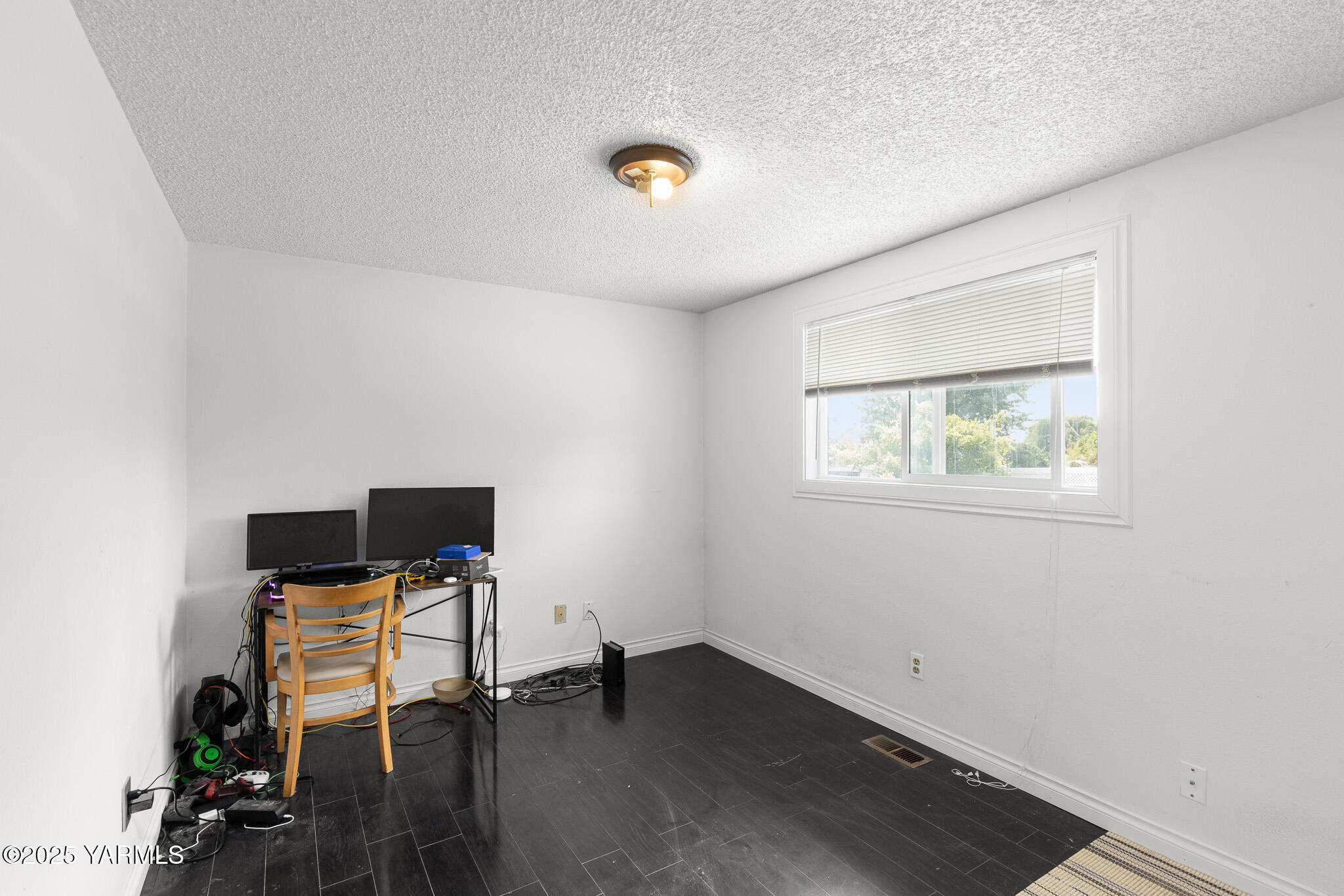 4002 Logan Pl