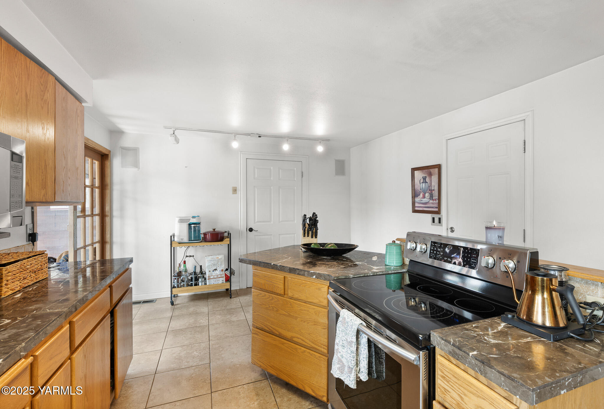 4002 Logan Pl