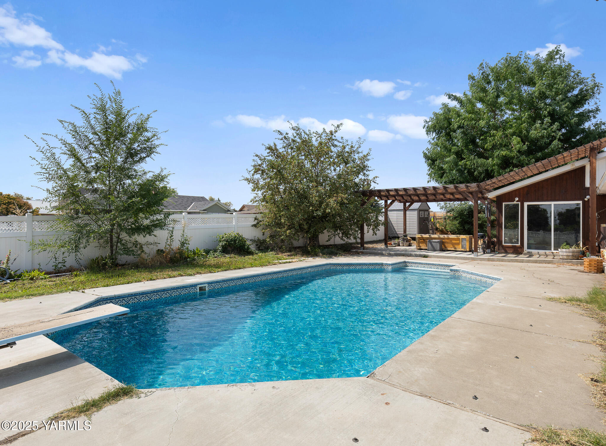 4002 Logan Pl