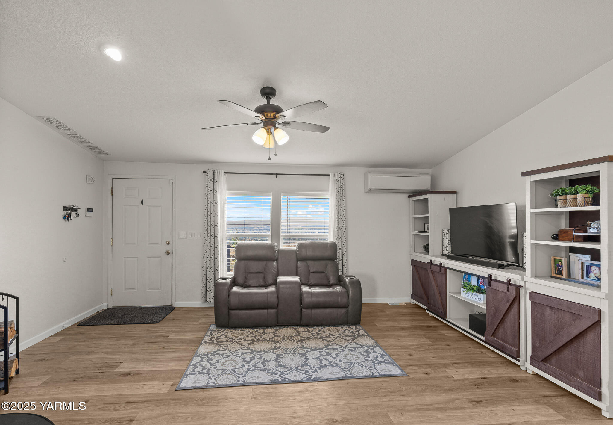 1031 Solar Ln