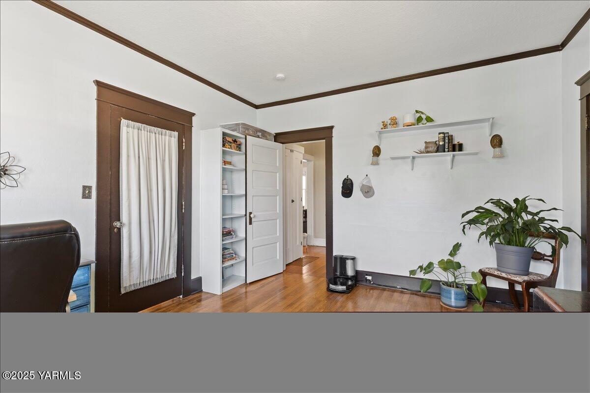 210 S 18th Ave