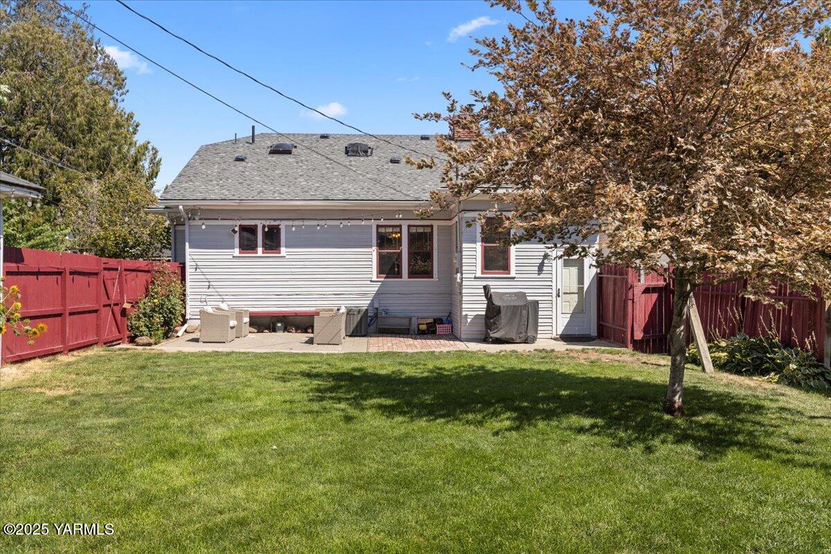 210 S 18th Ave