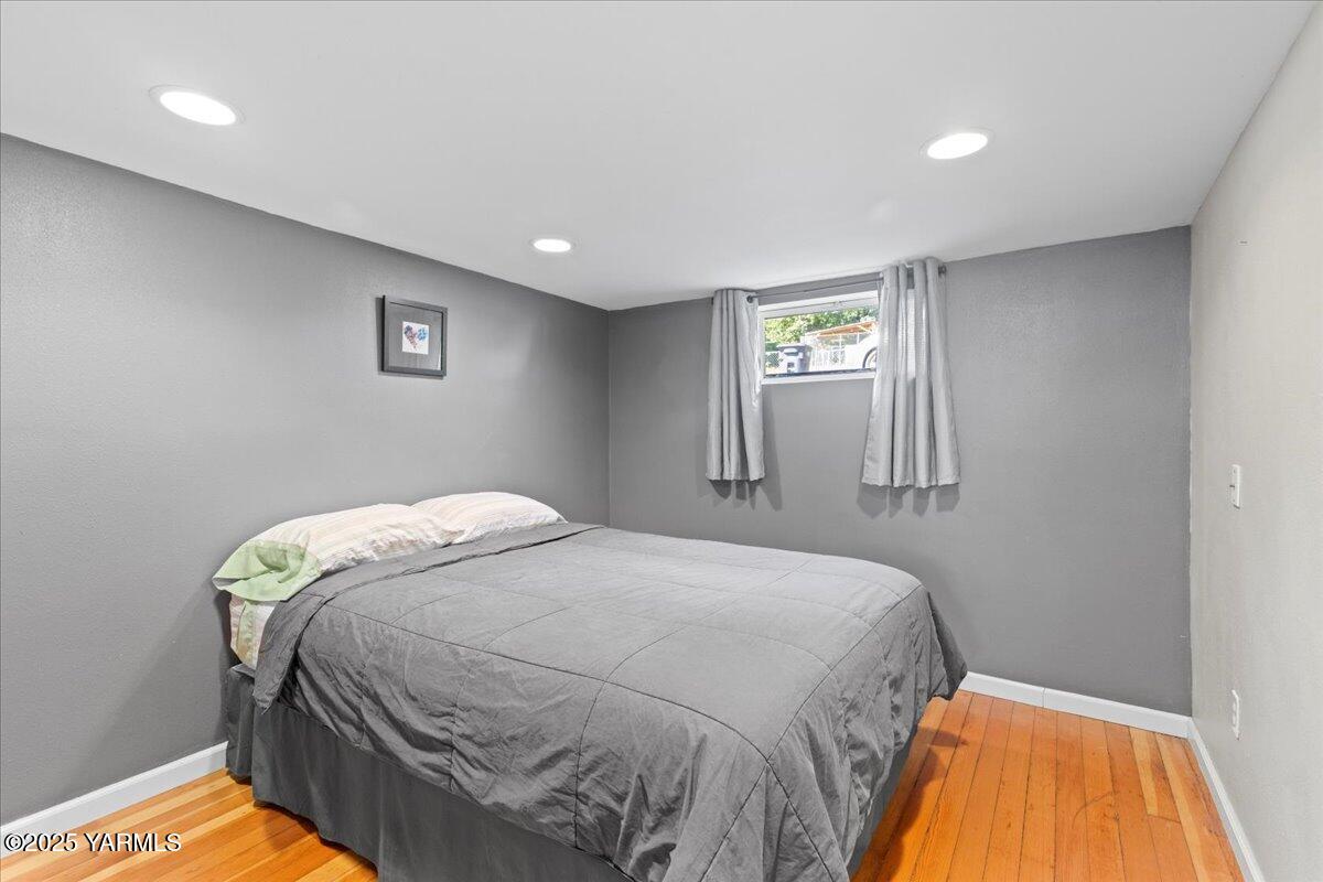 210 S 18th Ave
