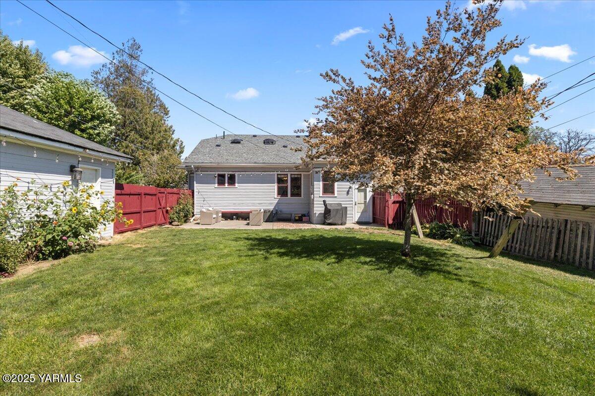 210 S 18th Ave