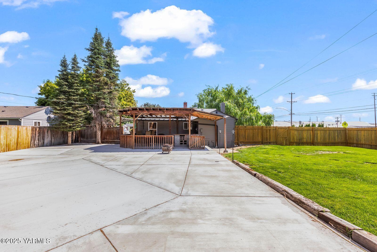 106 S 53rd Ave