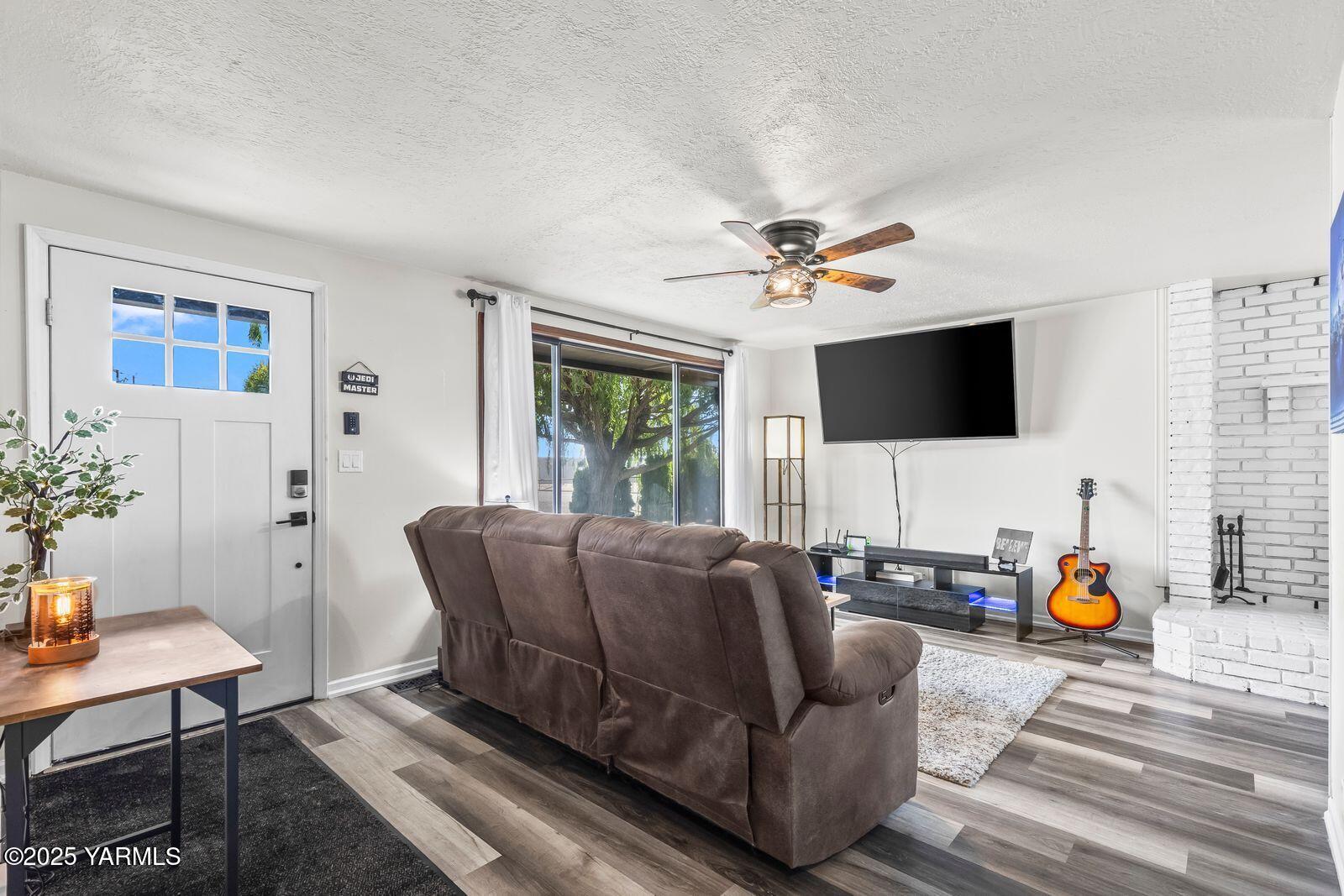 106 S 53rd Ave