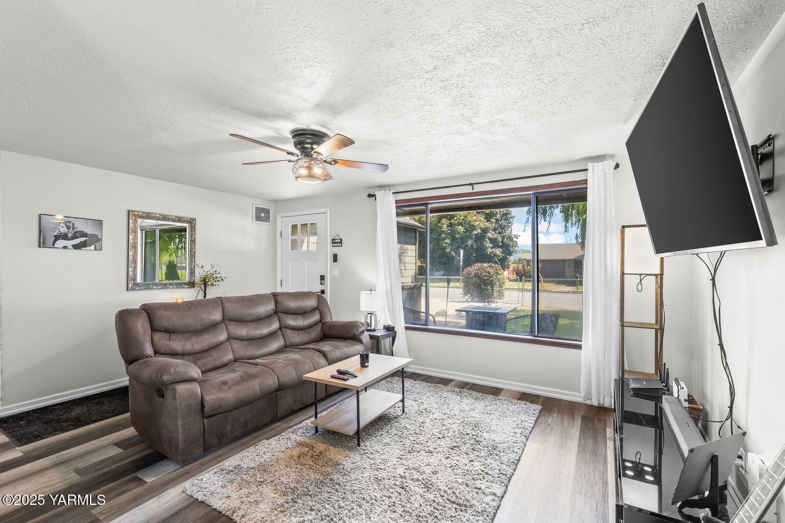 106 S 53rd Ave