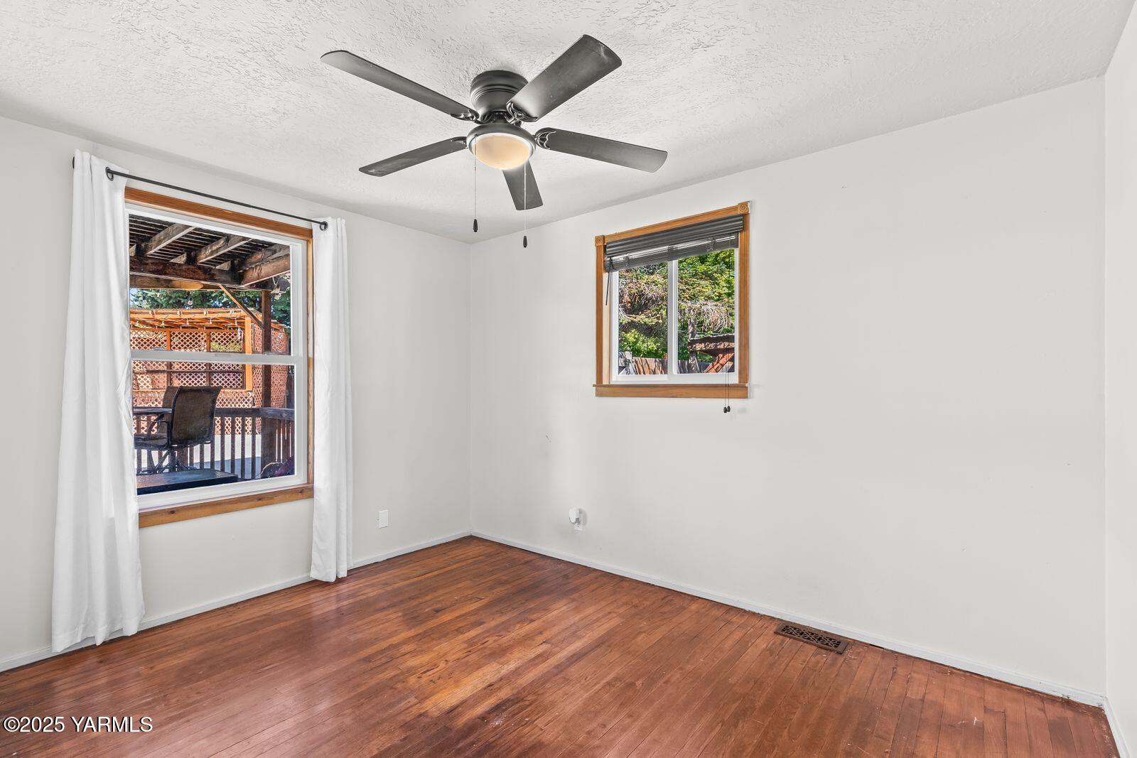 106 S 53rd Ave
