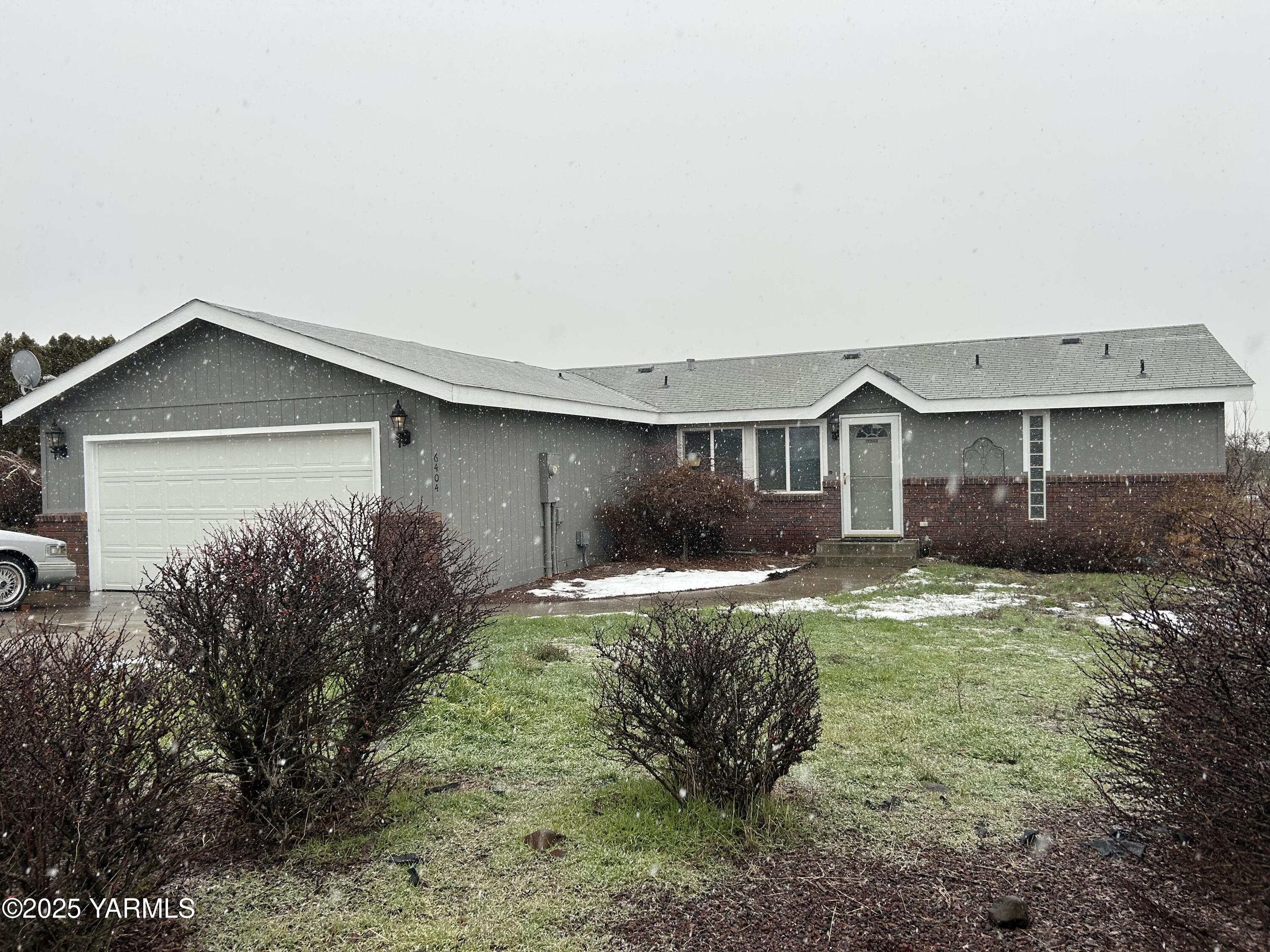 6404 Ridgeway Dr