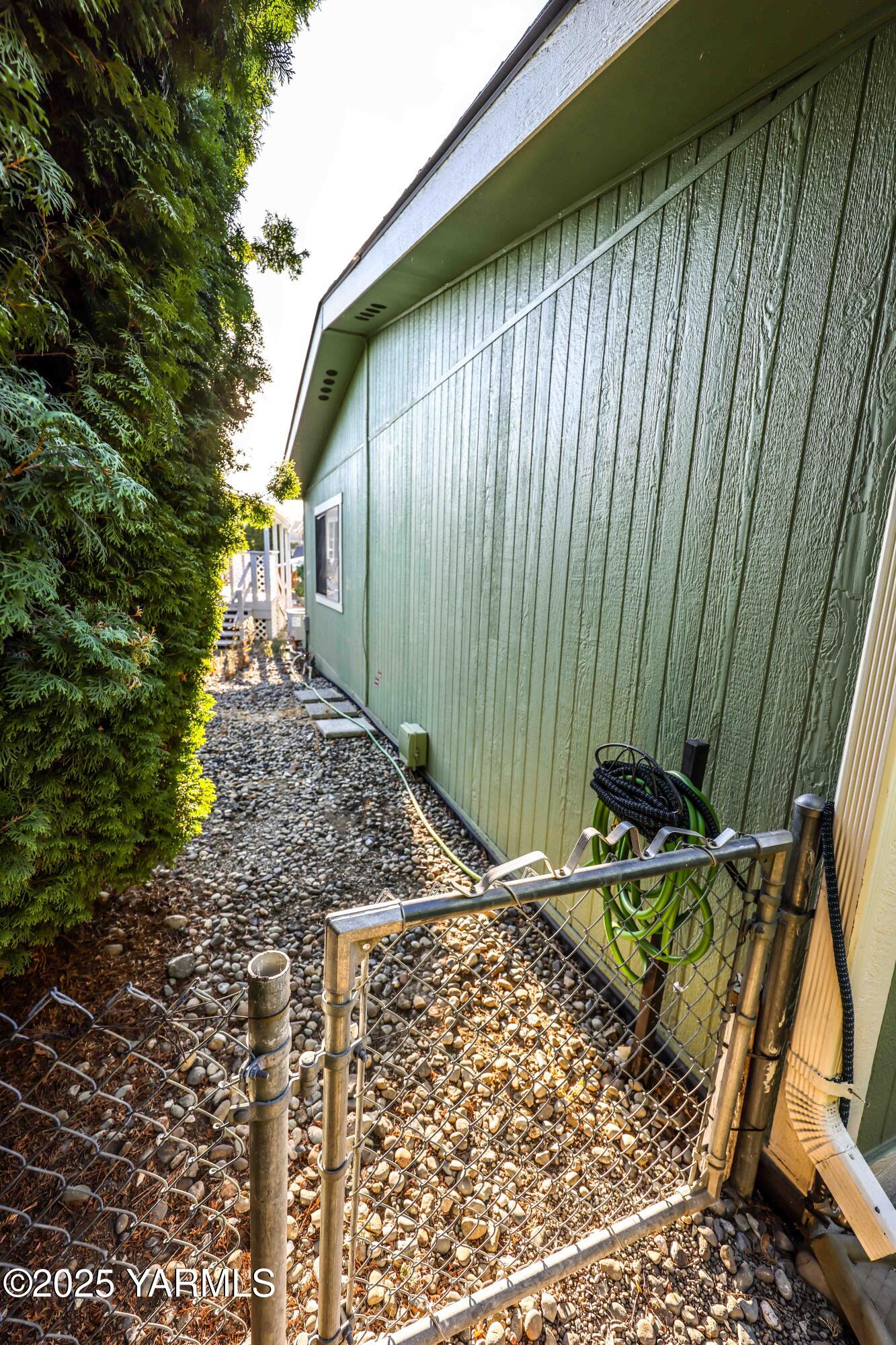 802 N 40th Ave Unit: 33