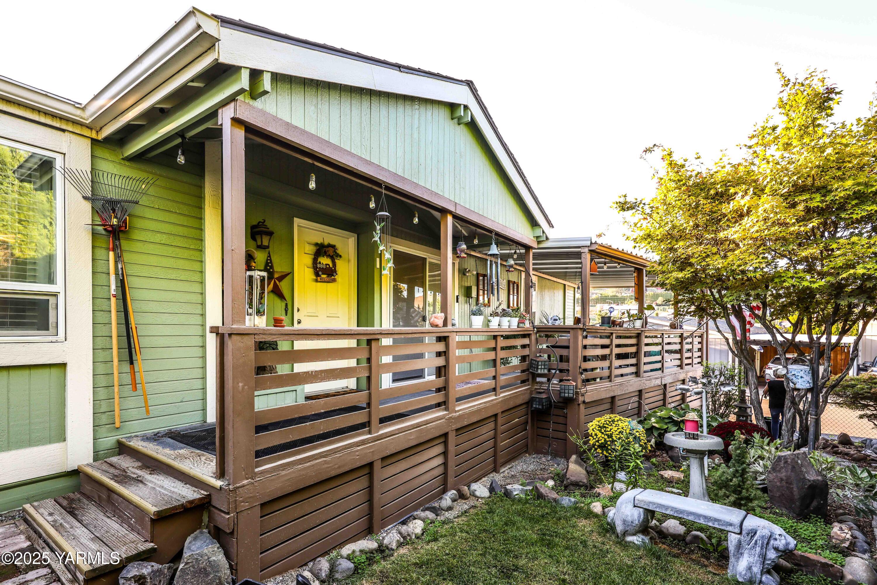 802 N 40th Ave Unit: 33