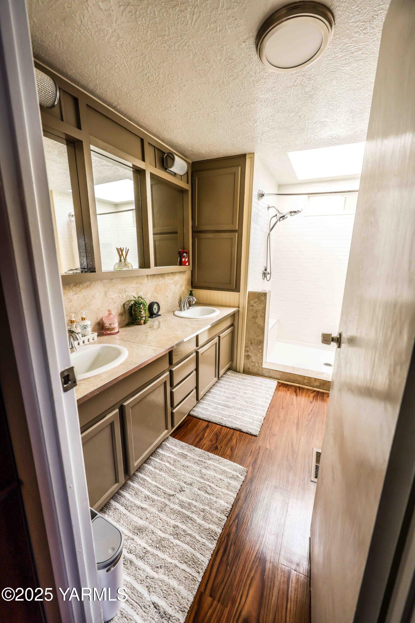 802 N 40th Ave Unit: 33