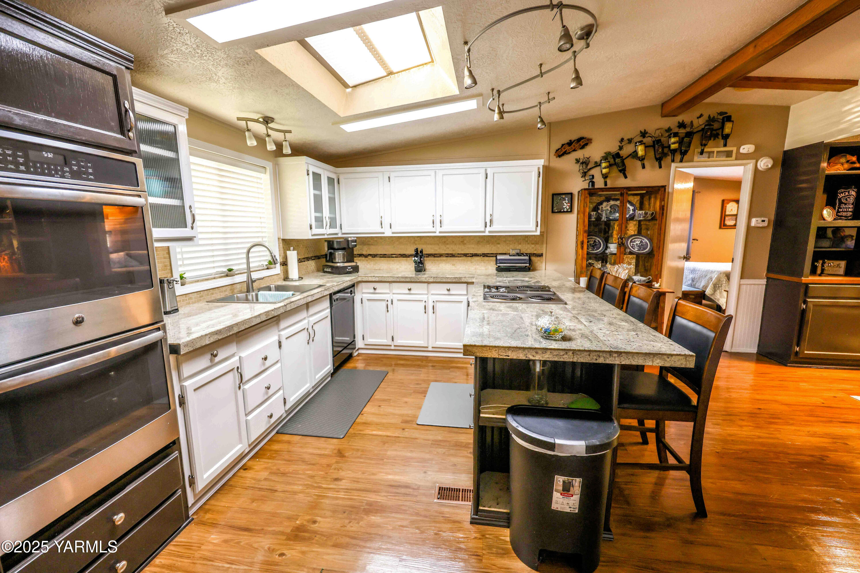 802 N 40th Ave Unit: 33