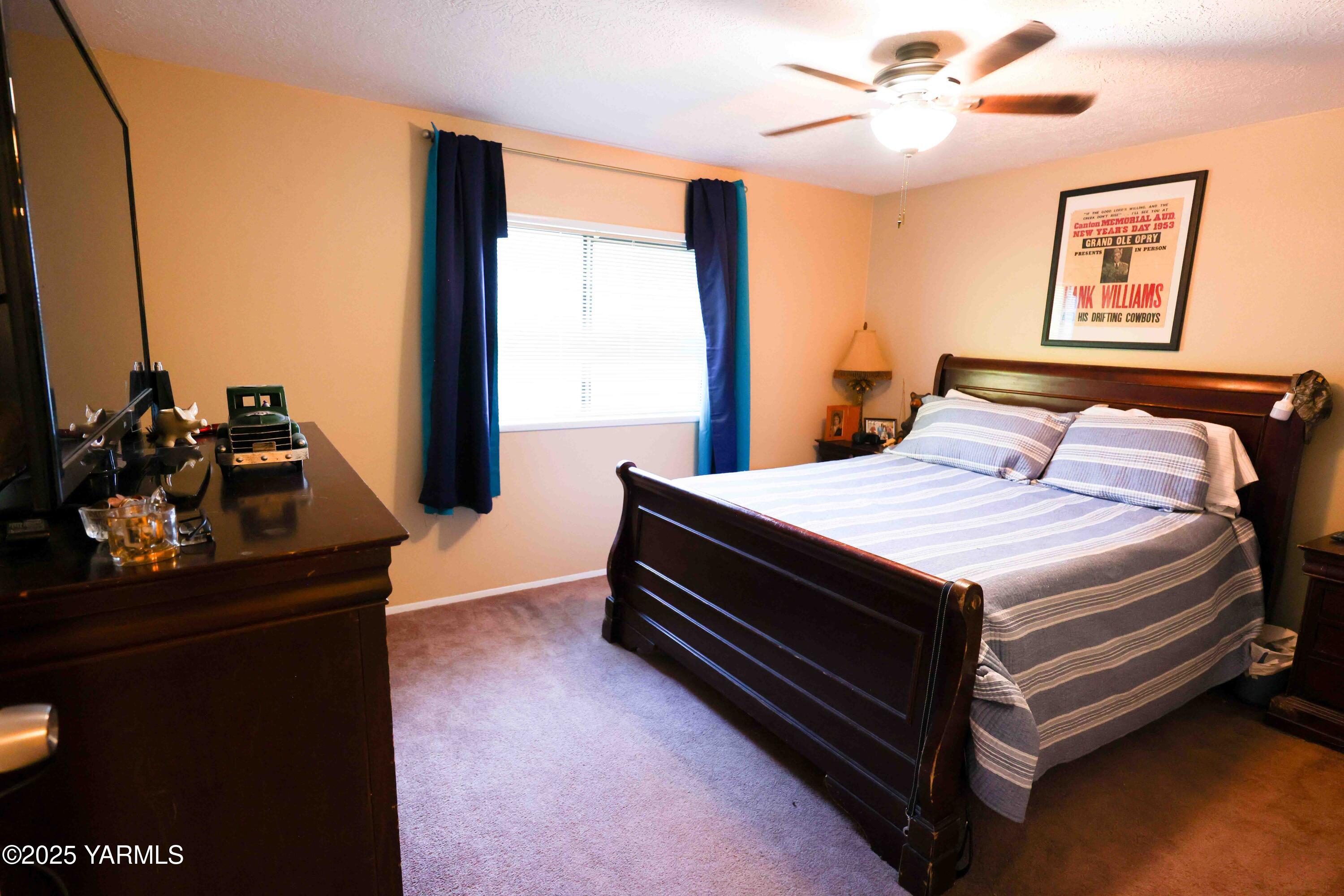 802 N 40th Ave Unit: 33