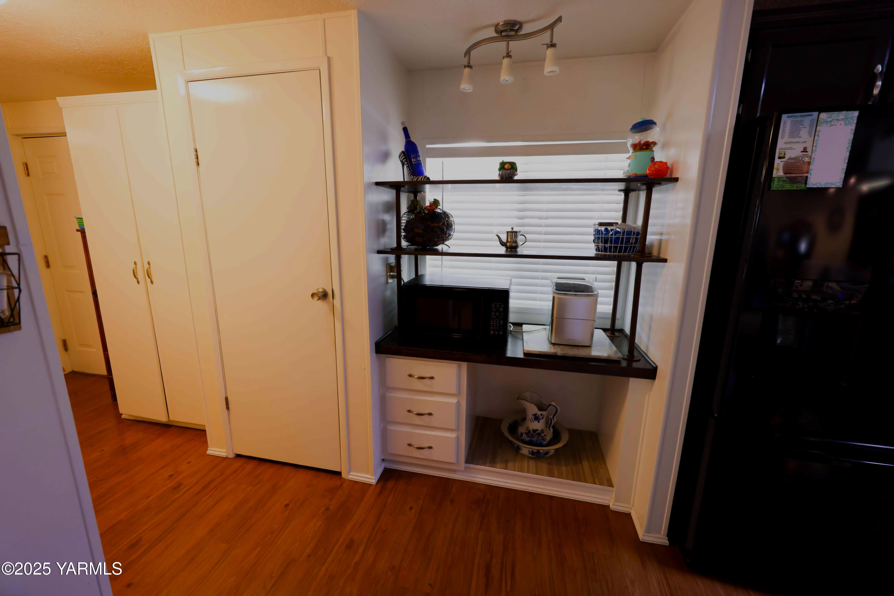 802 N 40th Ave Unit: 33