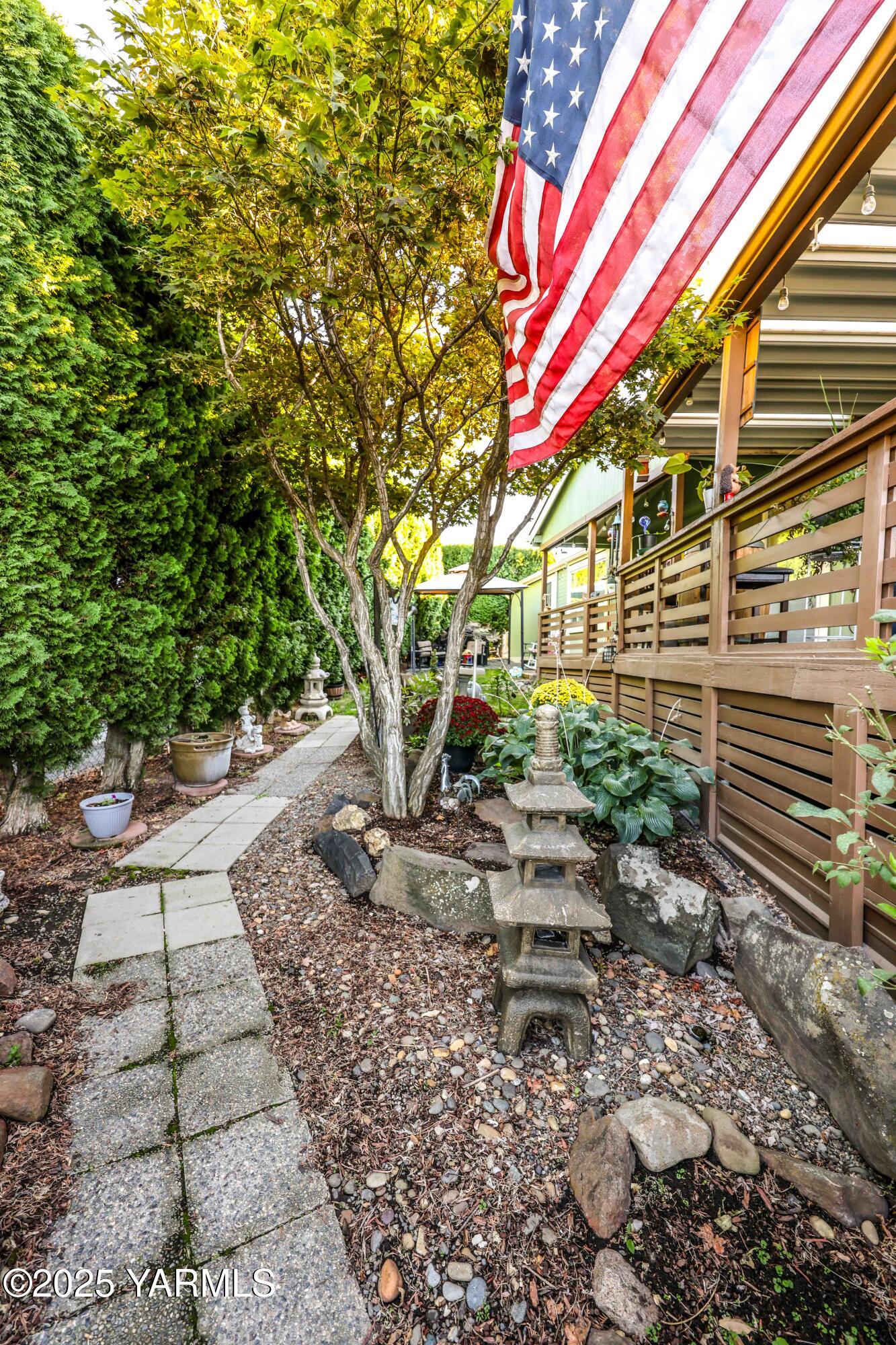 802 N 40th Ave Unit: 33