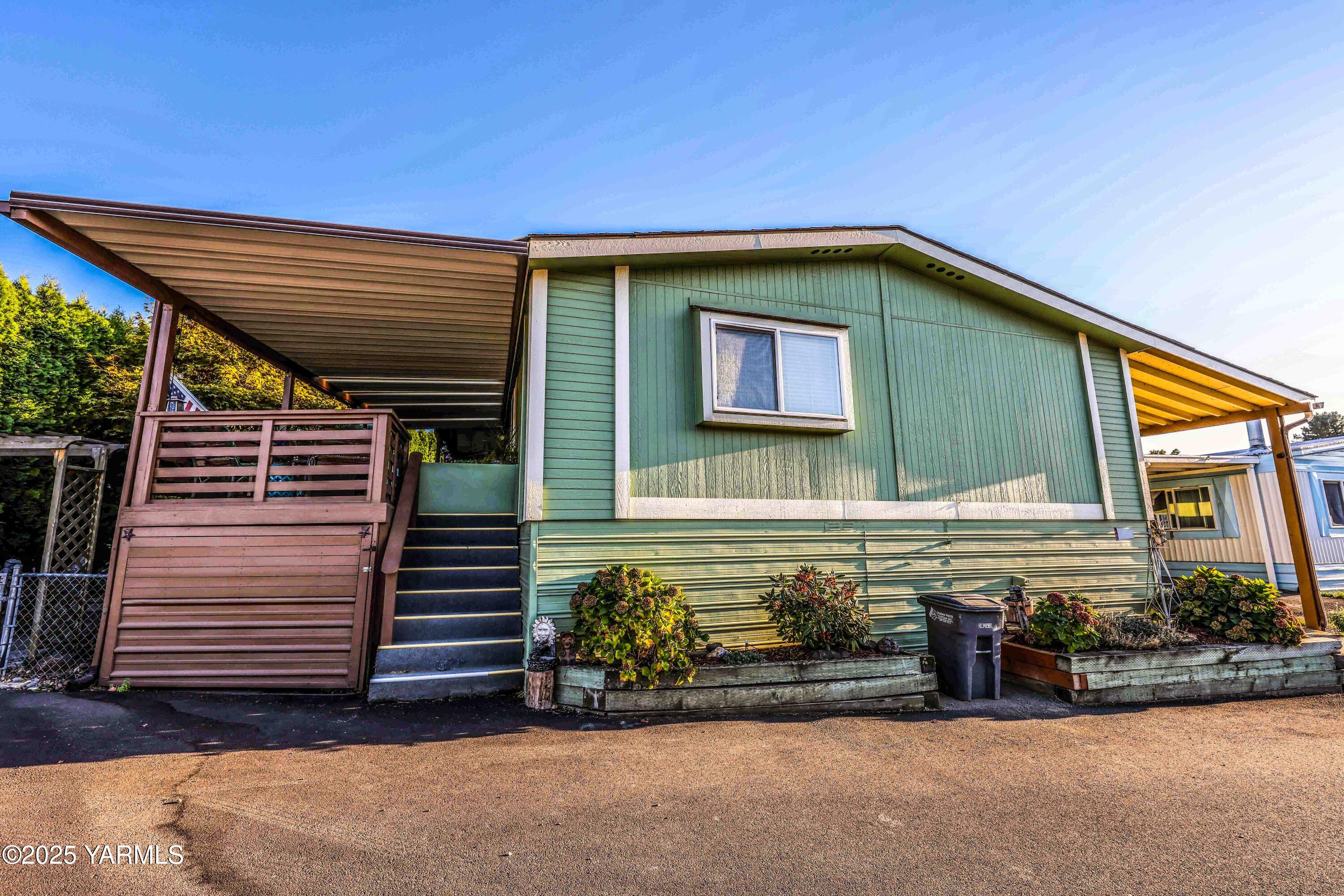 802 N 40th Ave Unit: 33
