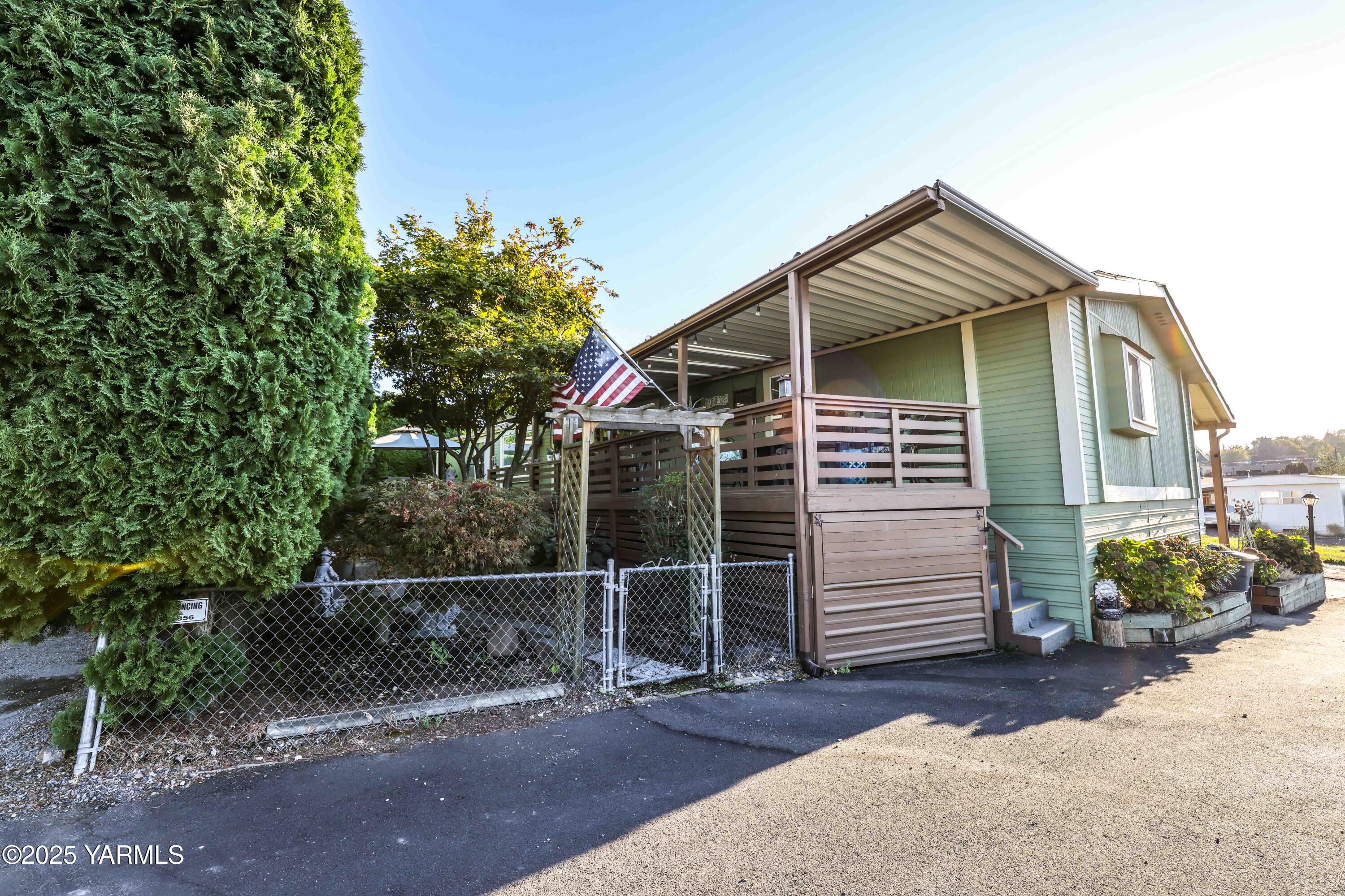 802 N 40th Ave Unit: 33