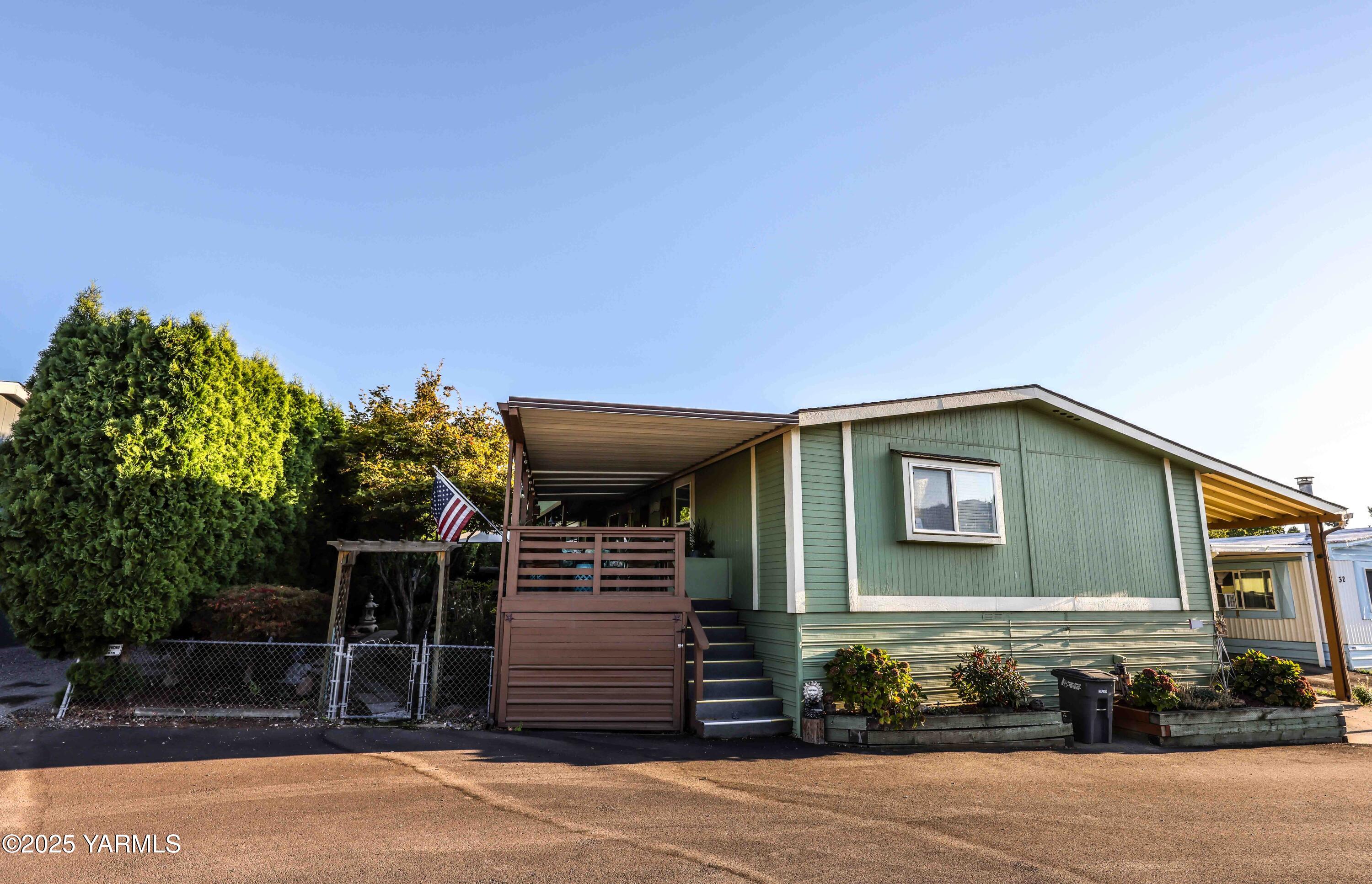 802 N 40th Ave Unit: 33