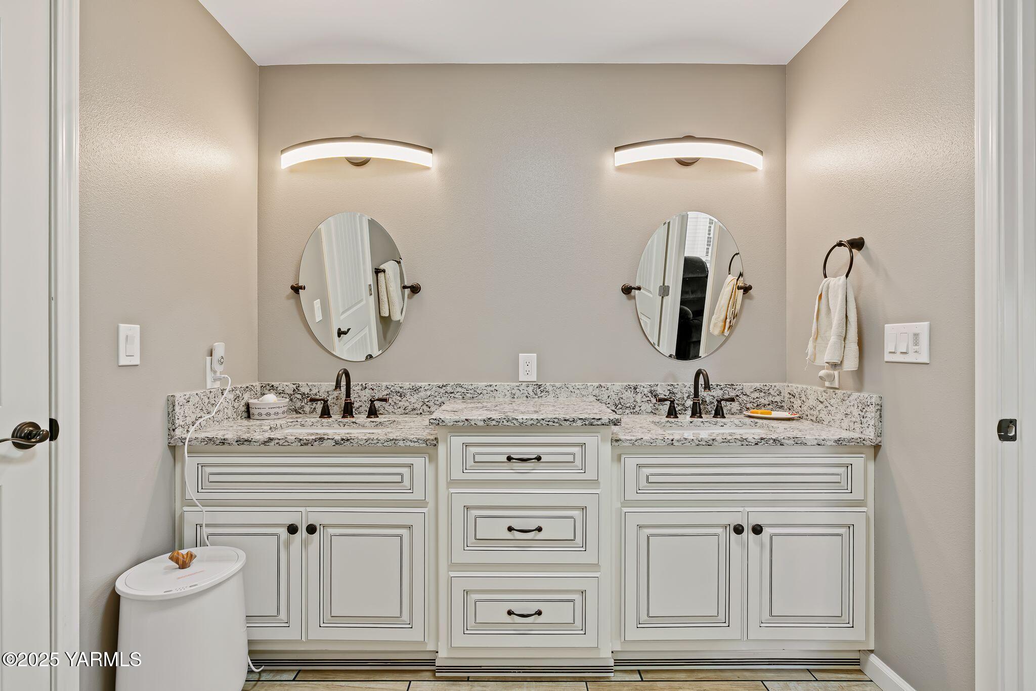 2005 Jennifer Dr