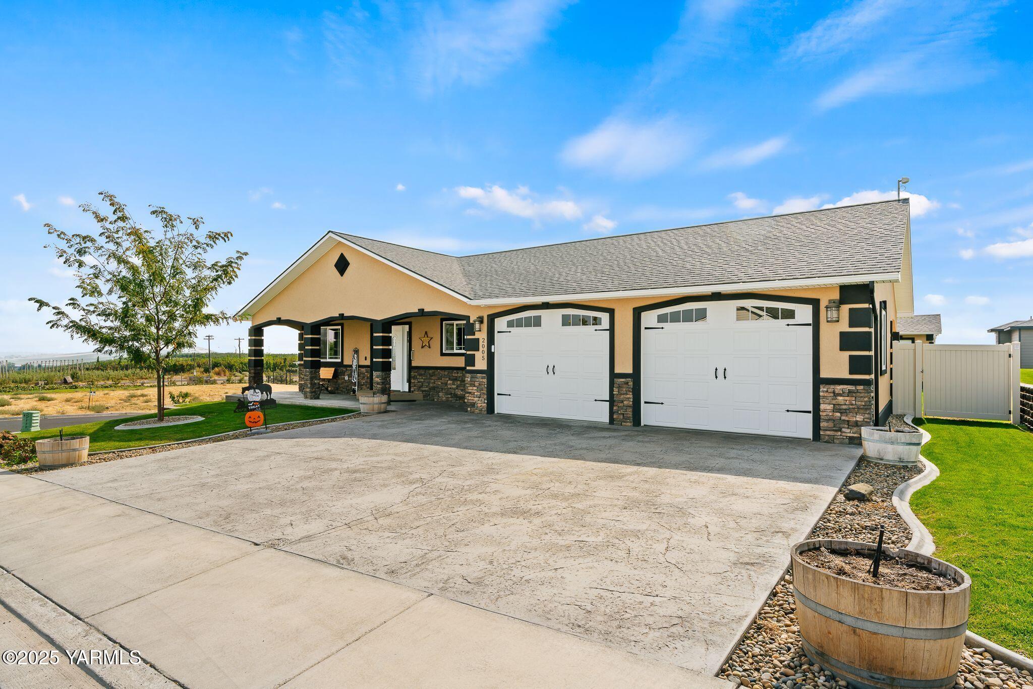 2005 Jennifer Dr