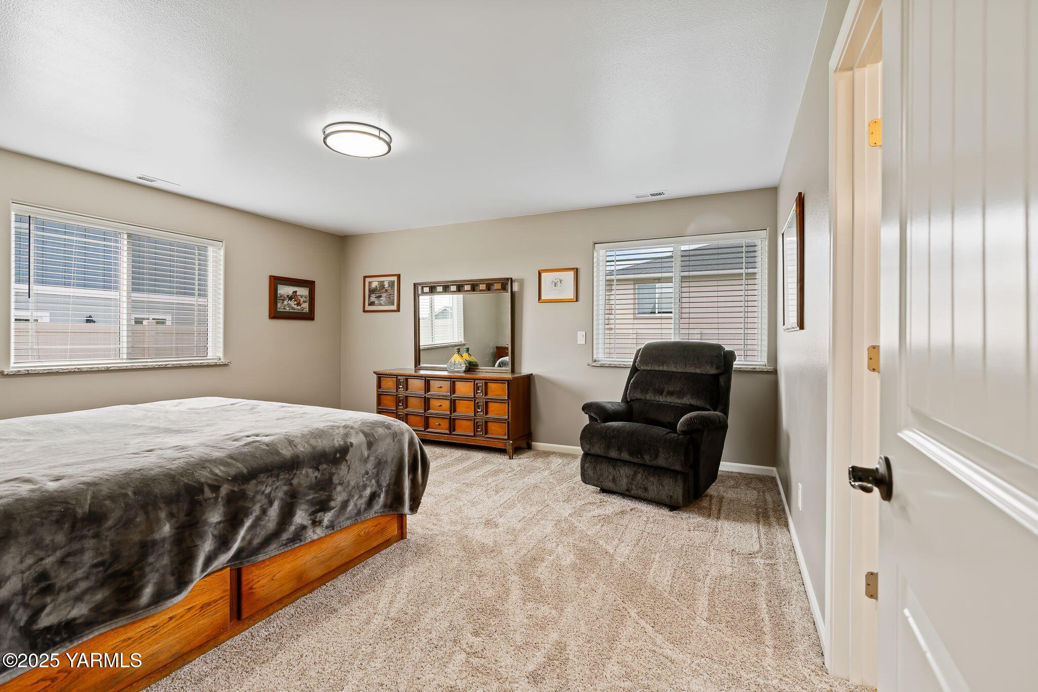 2005 Jennifer Dr