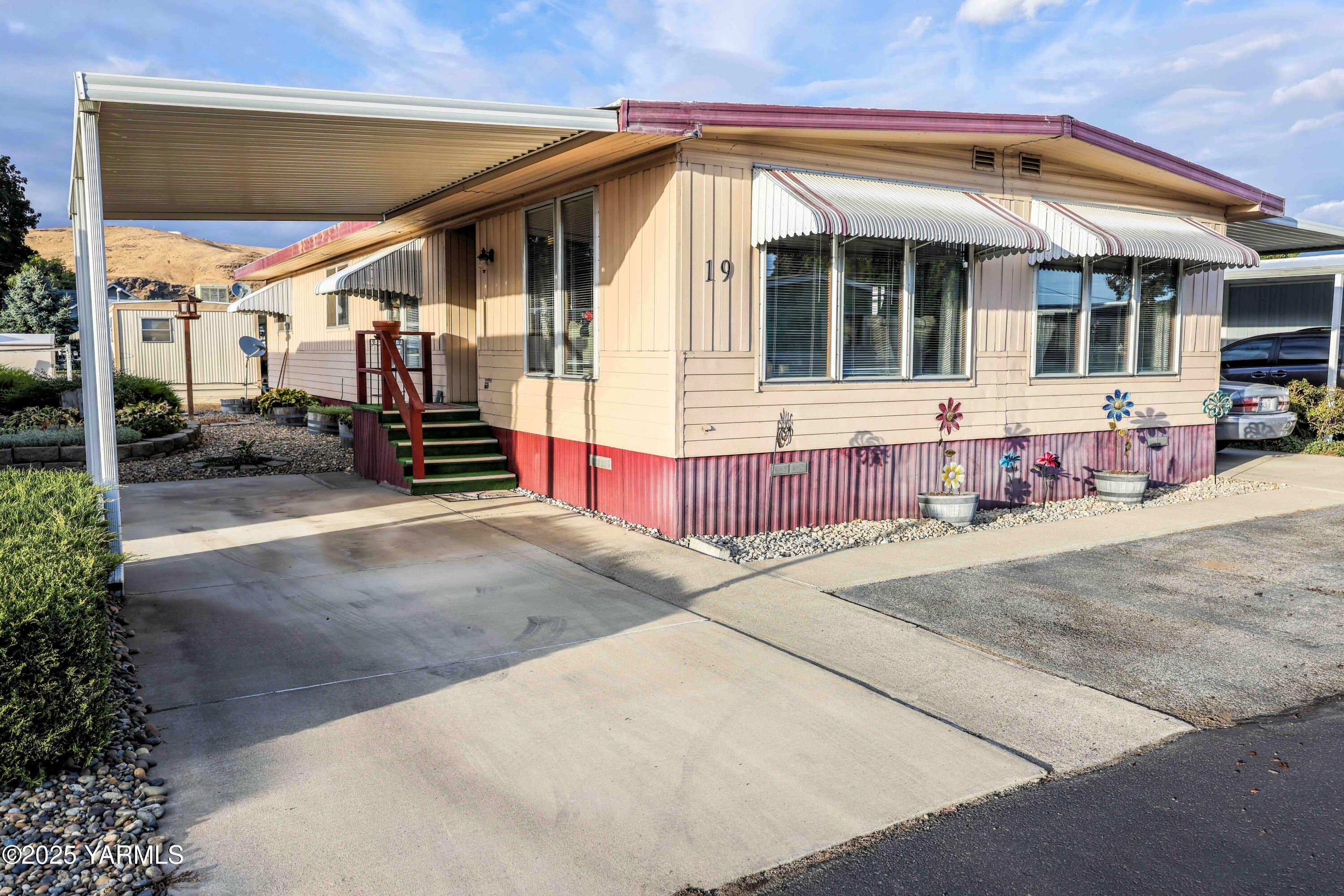 1011 N 34th Ave Unit: 19