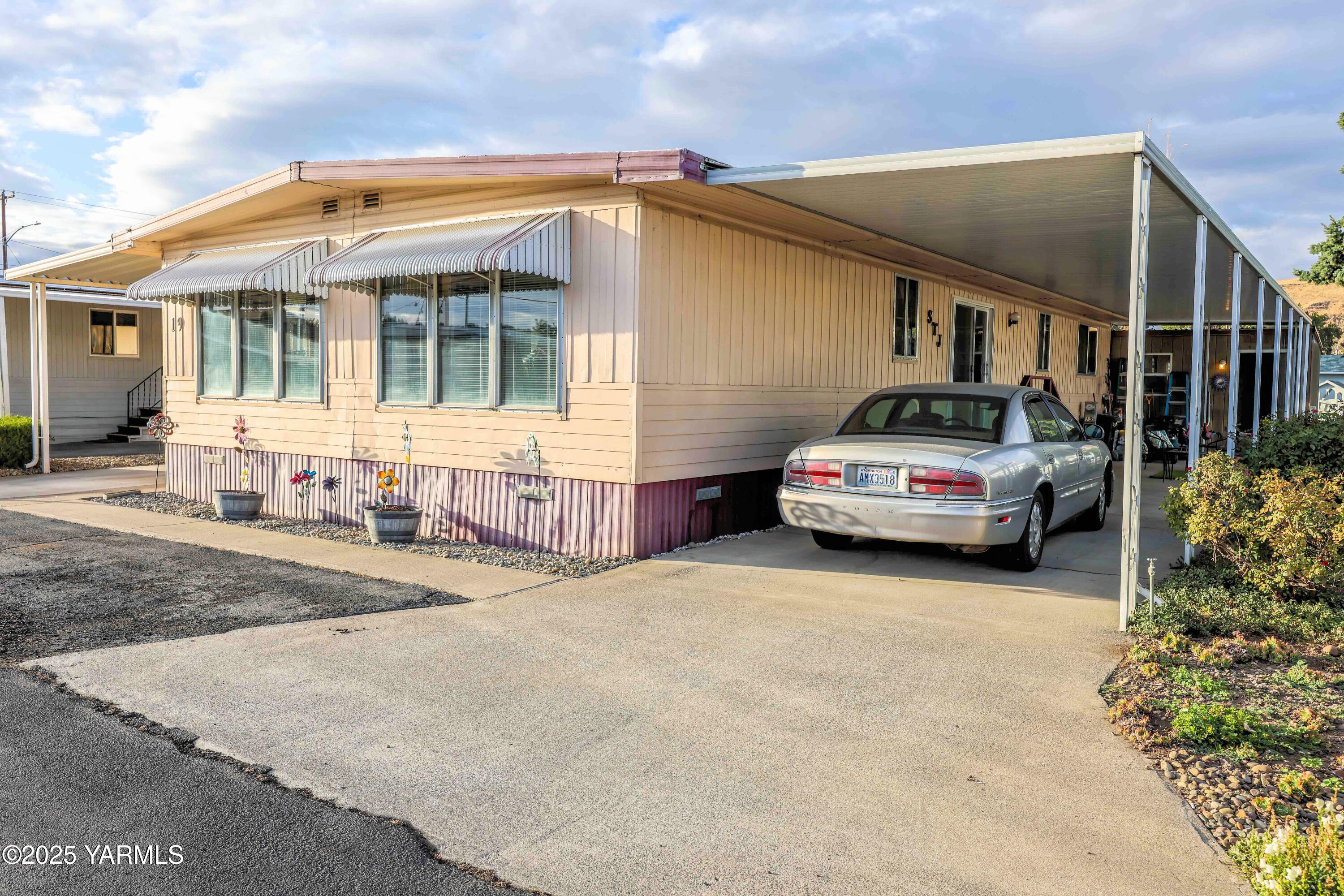 1011 N 34th Ave Unit: 19