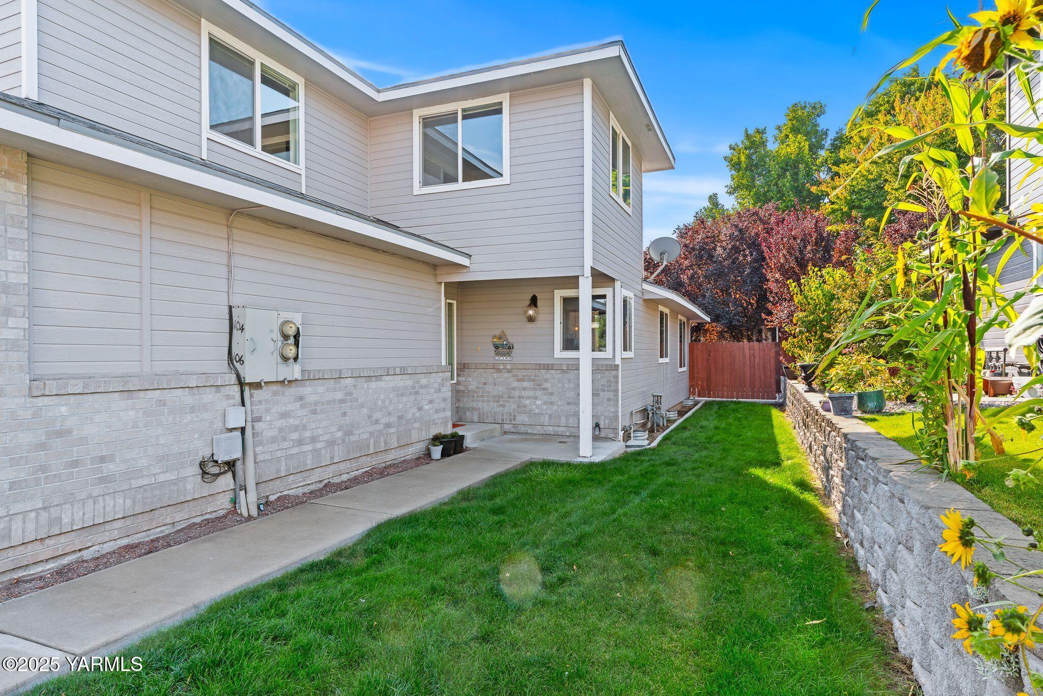 106 W Goodlander Rd