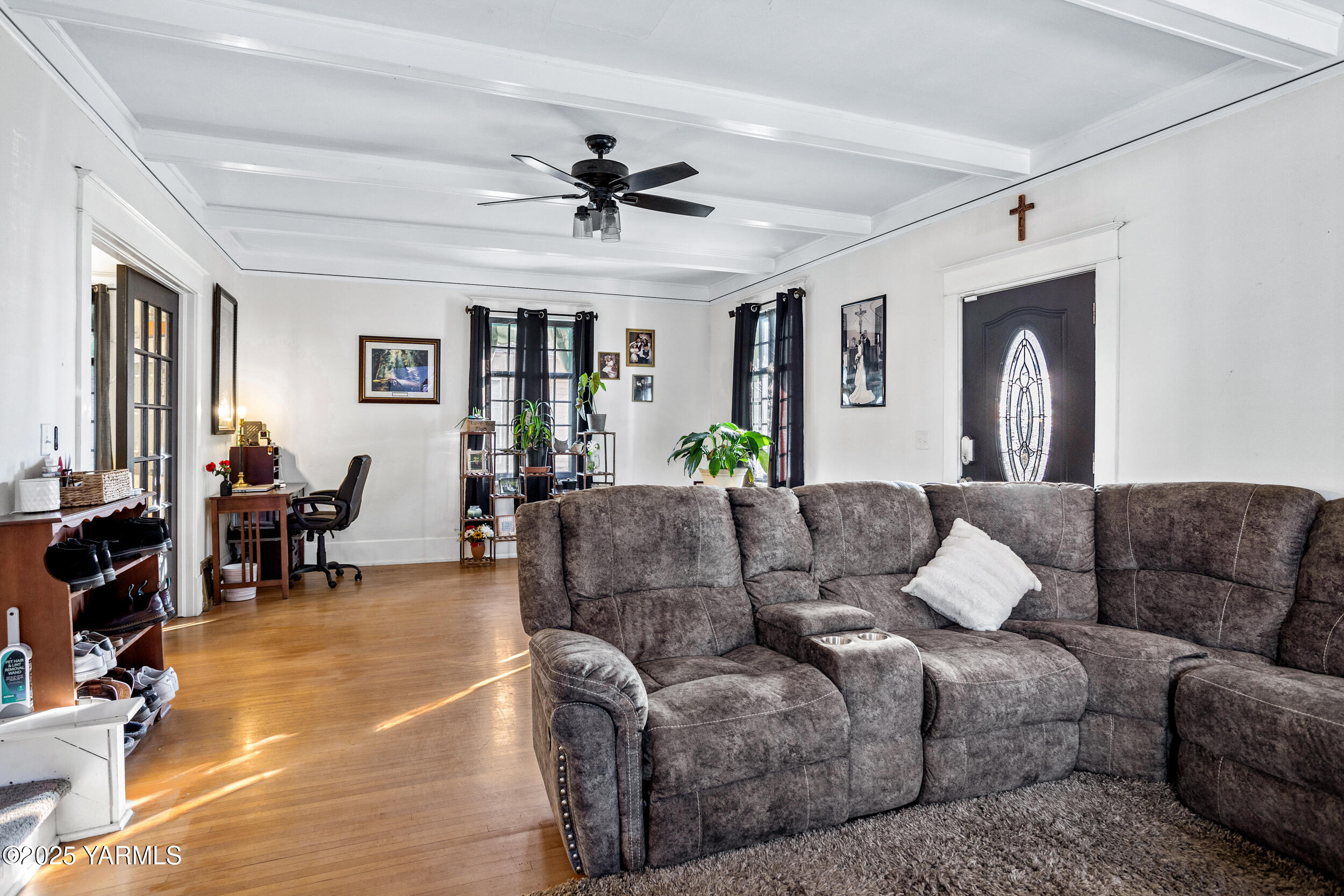 211 N Naches Ave