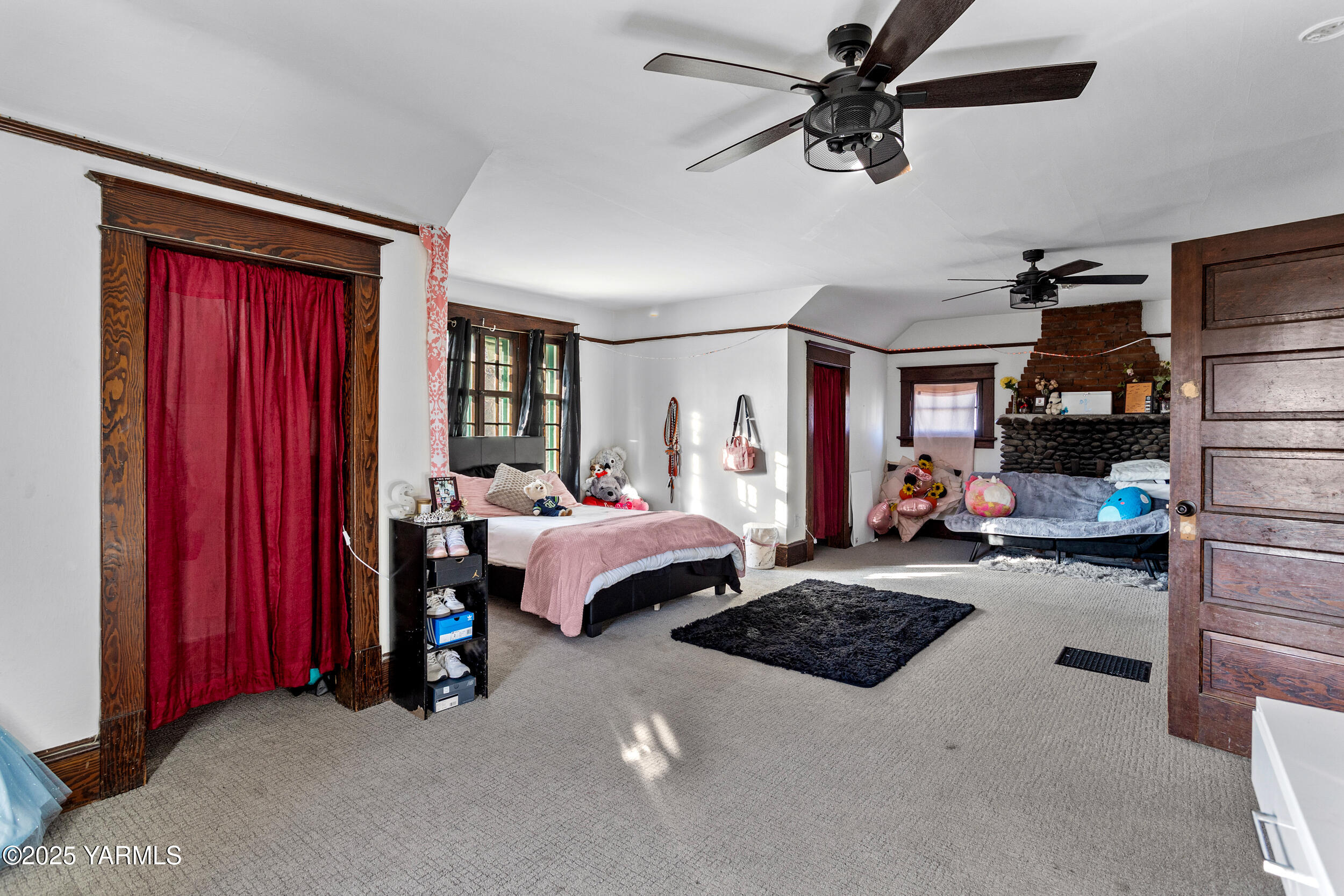 211 N Naches Ave