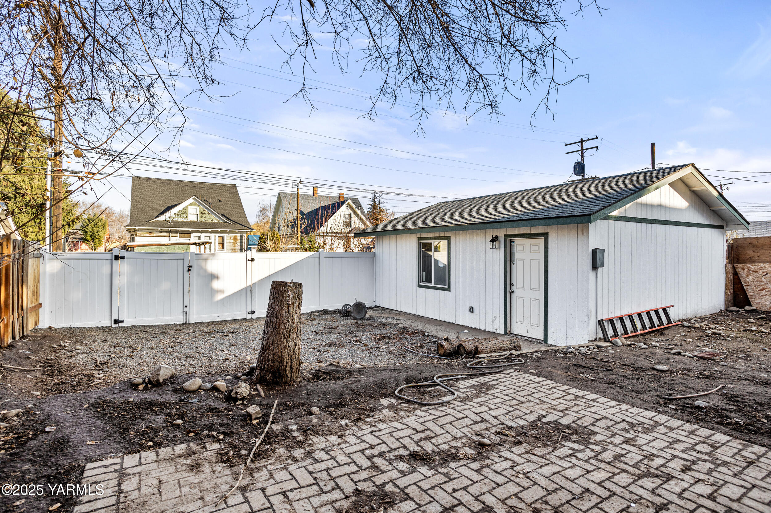 211 N Naches Ave