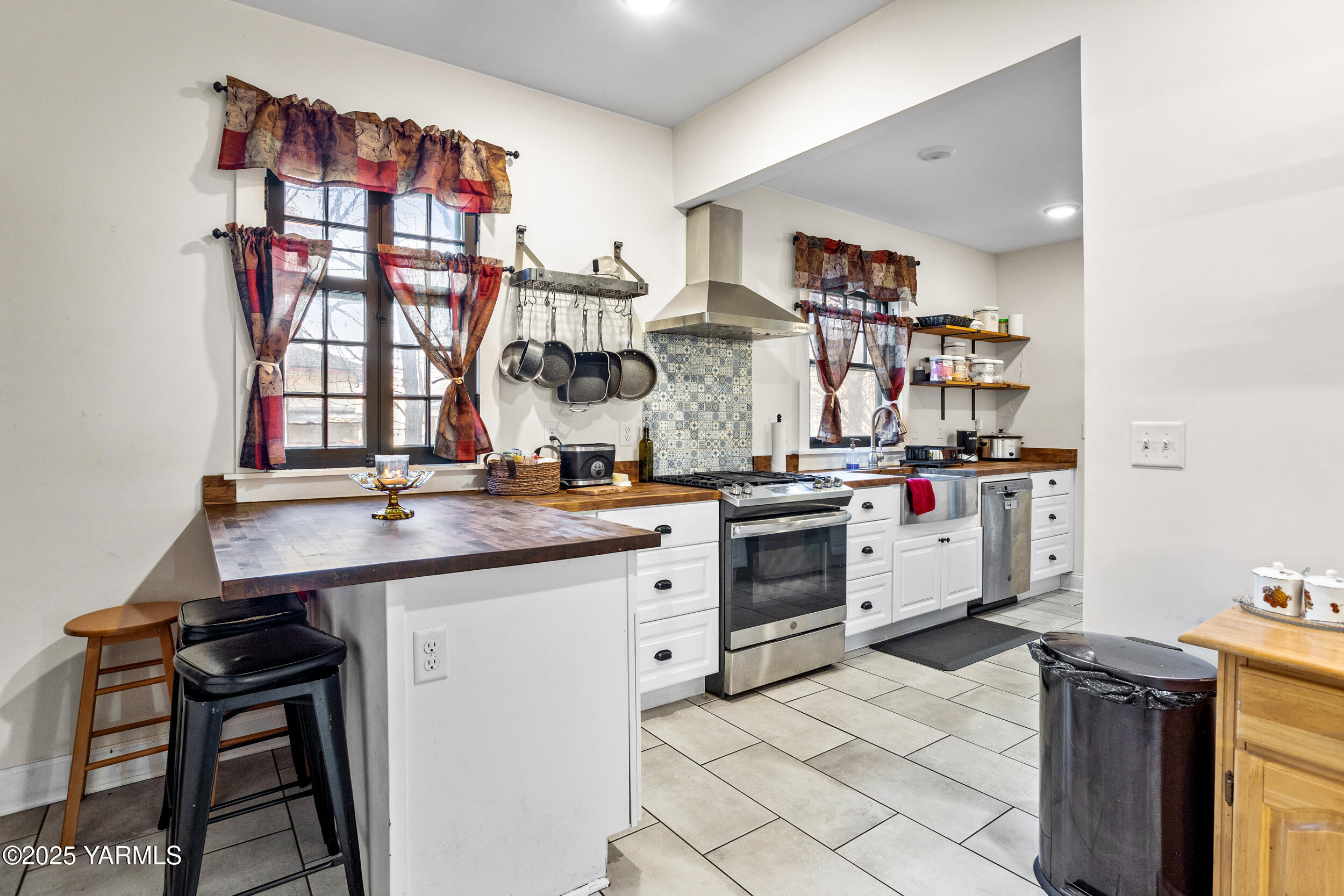 211 N Naches Ave