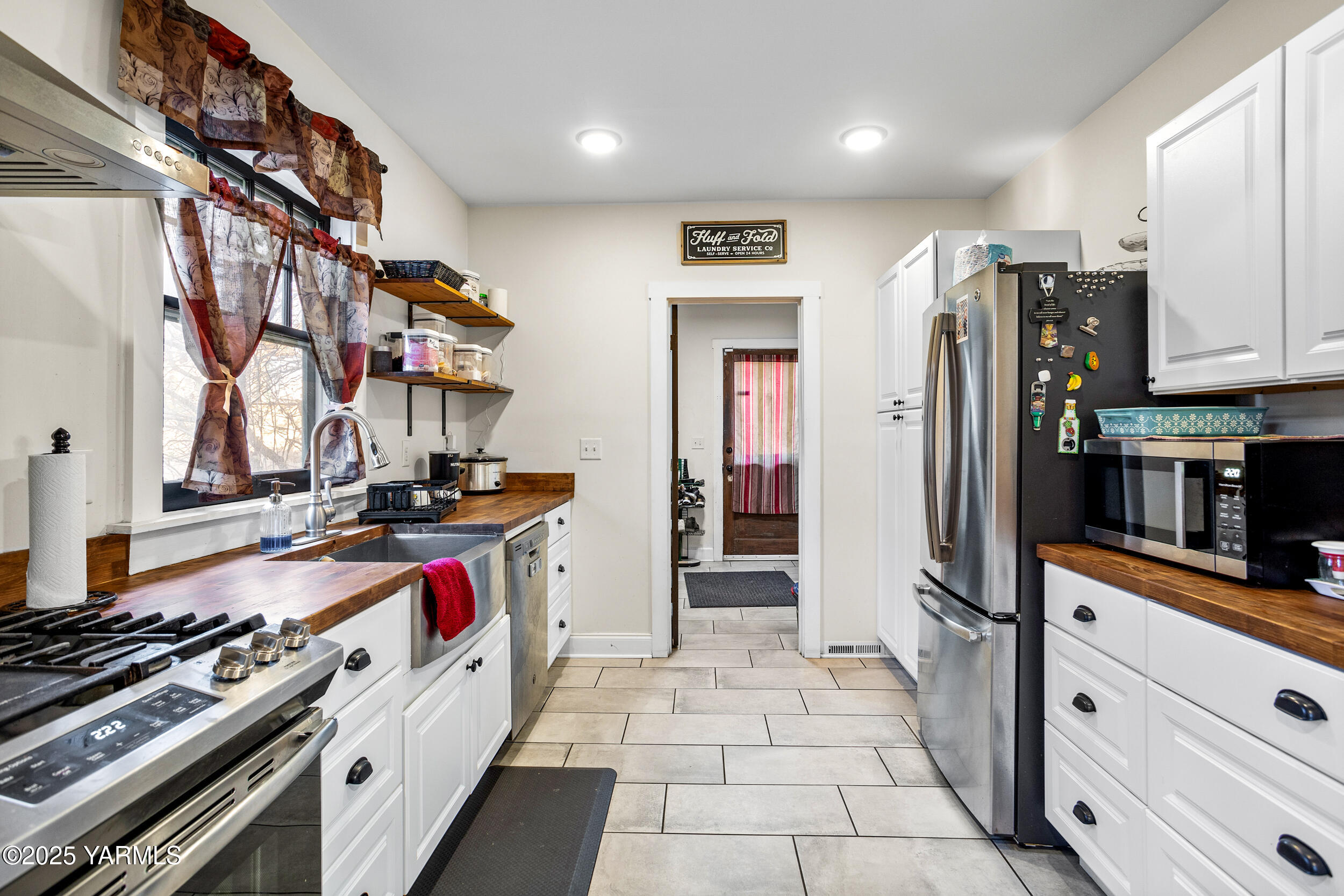 211 N Naches Ave