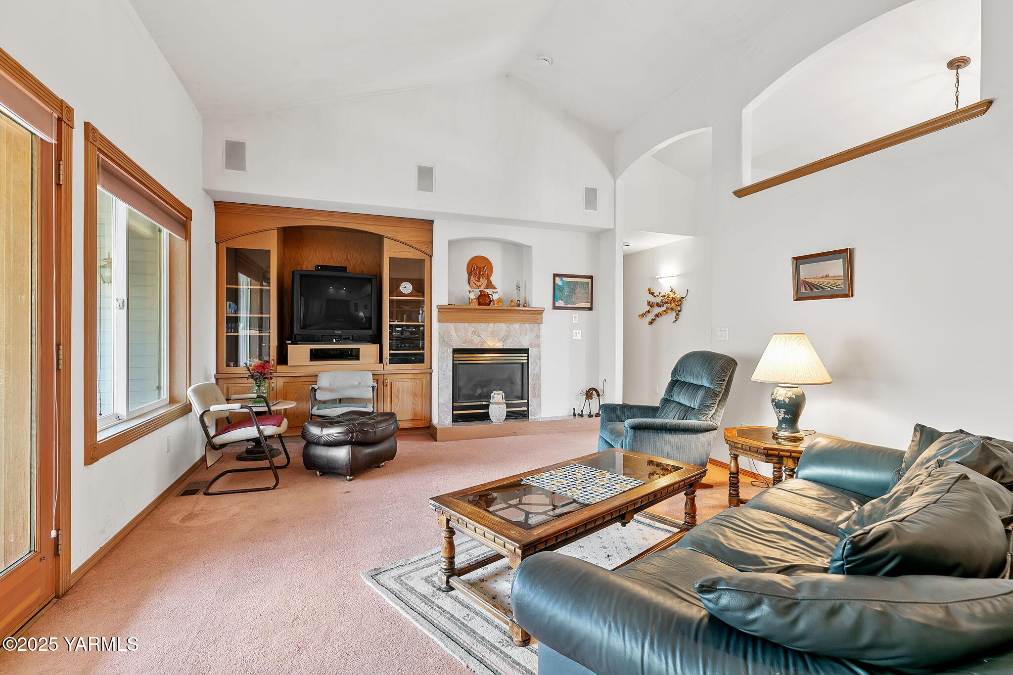 414 N 69th Ave