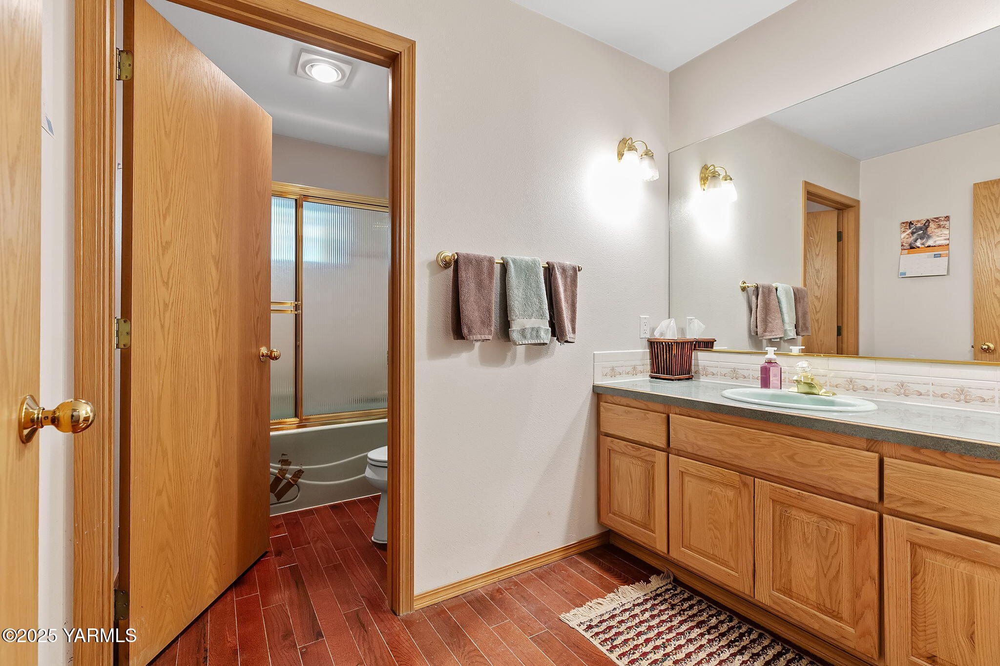 414 N 69th Ave