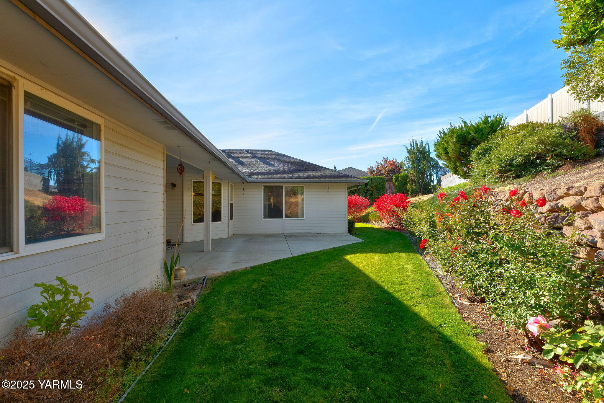 414 N 69th Ave
