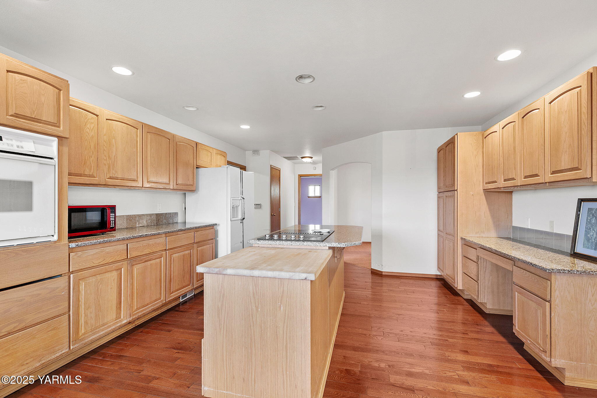 414 N 69th Ave