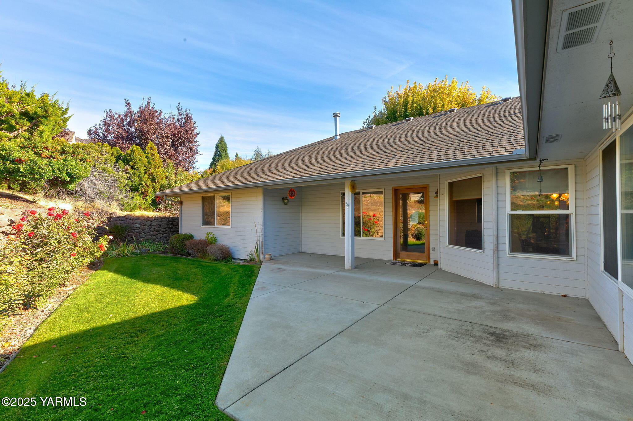 414 N 69th Ave