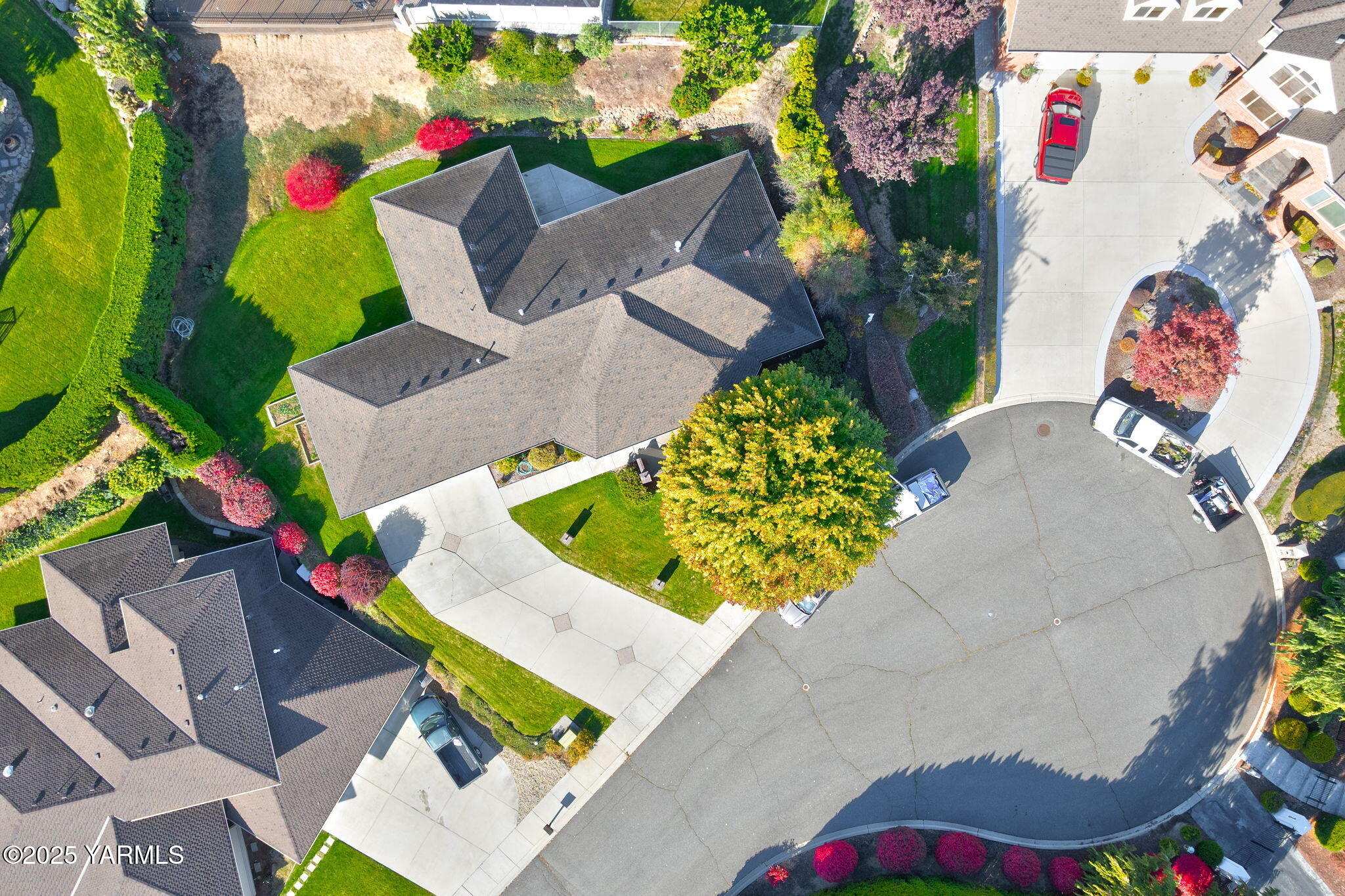 414 N 69th Ave