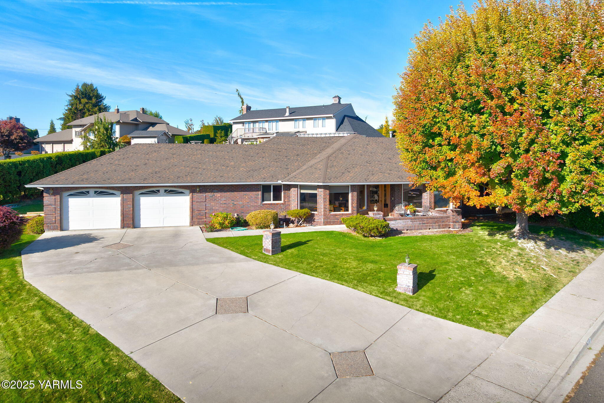 414 N 69th Ave