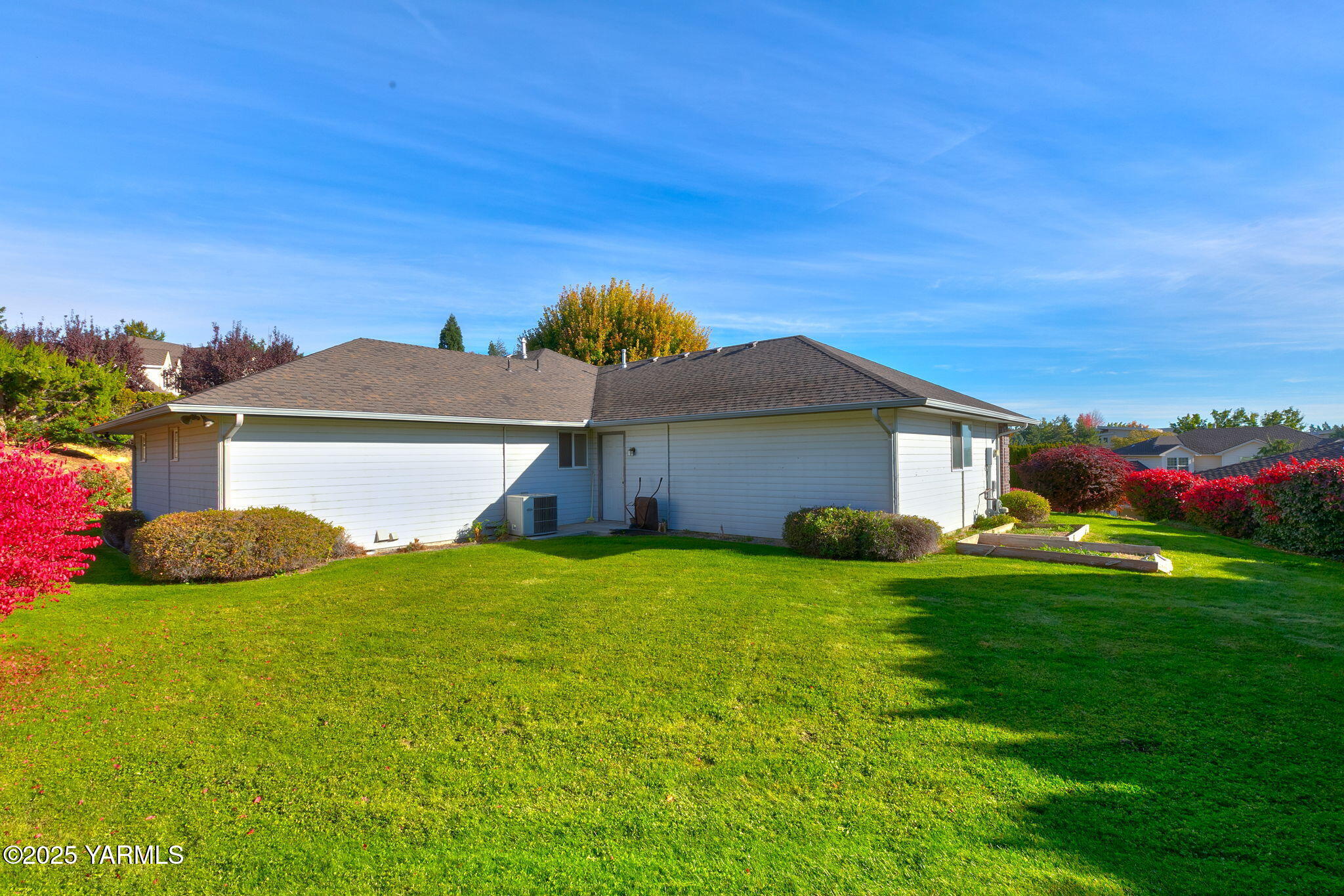 414 N 69th Ave