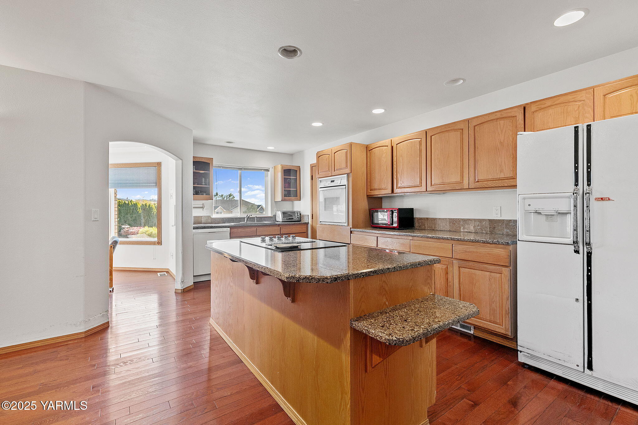 414 N 69th Ave