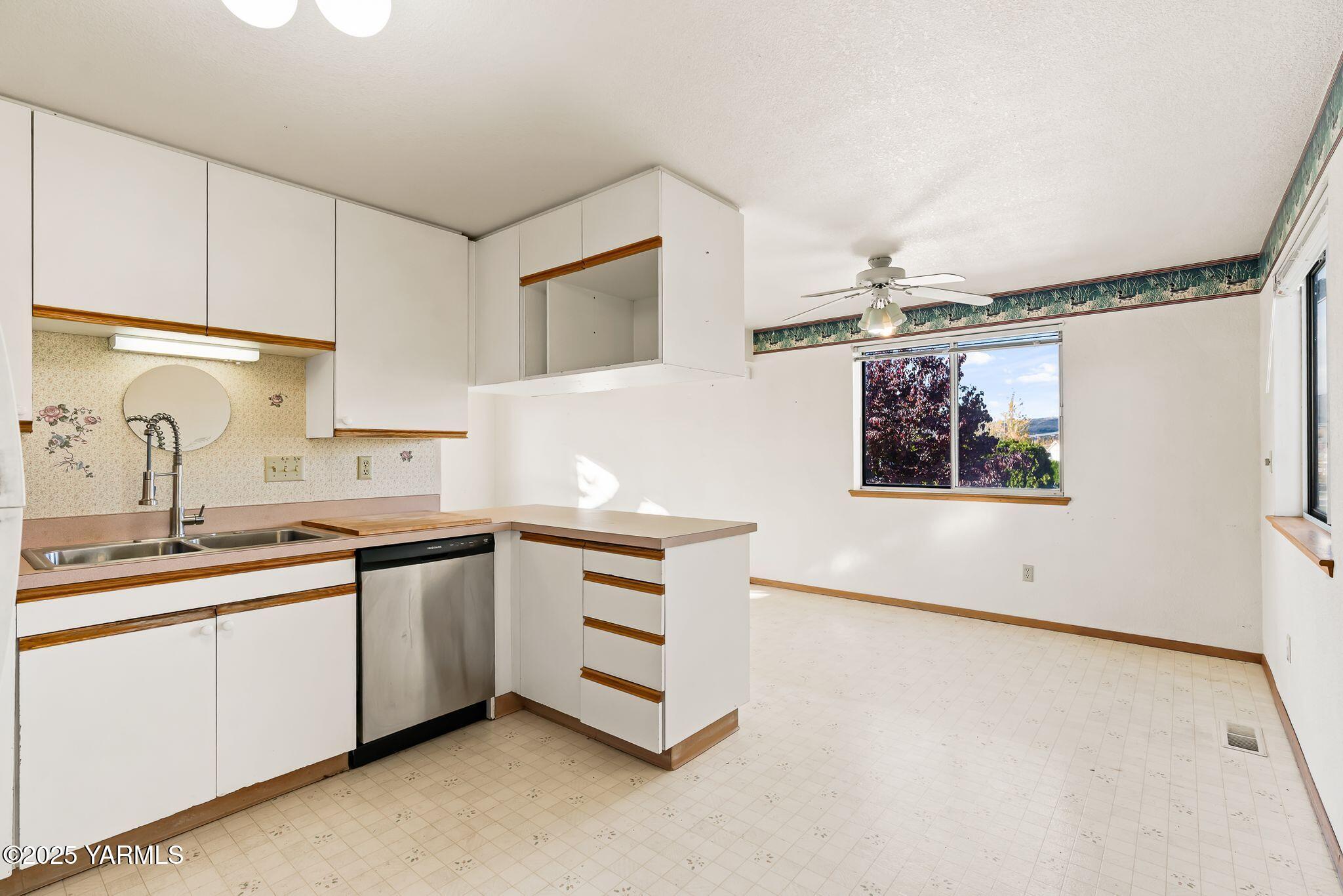 505 N 29th Pl