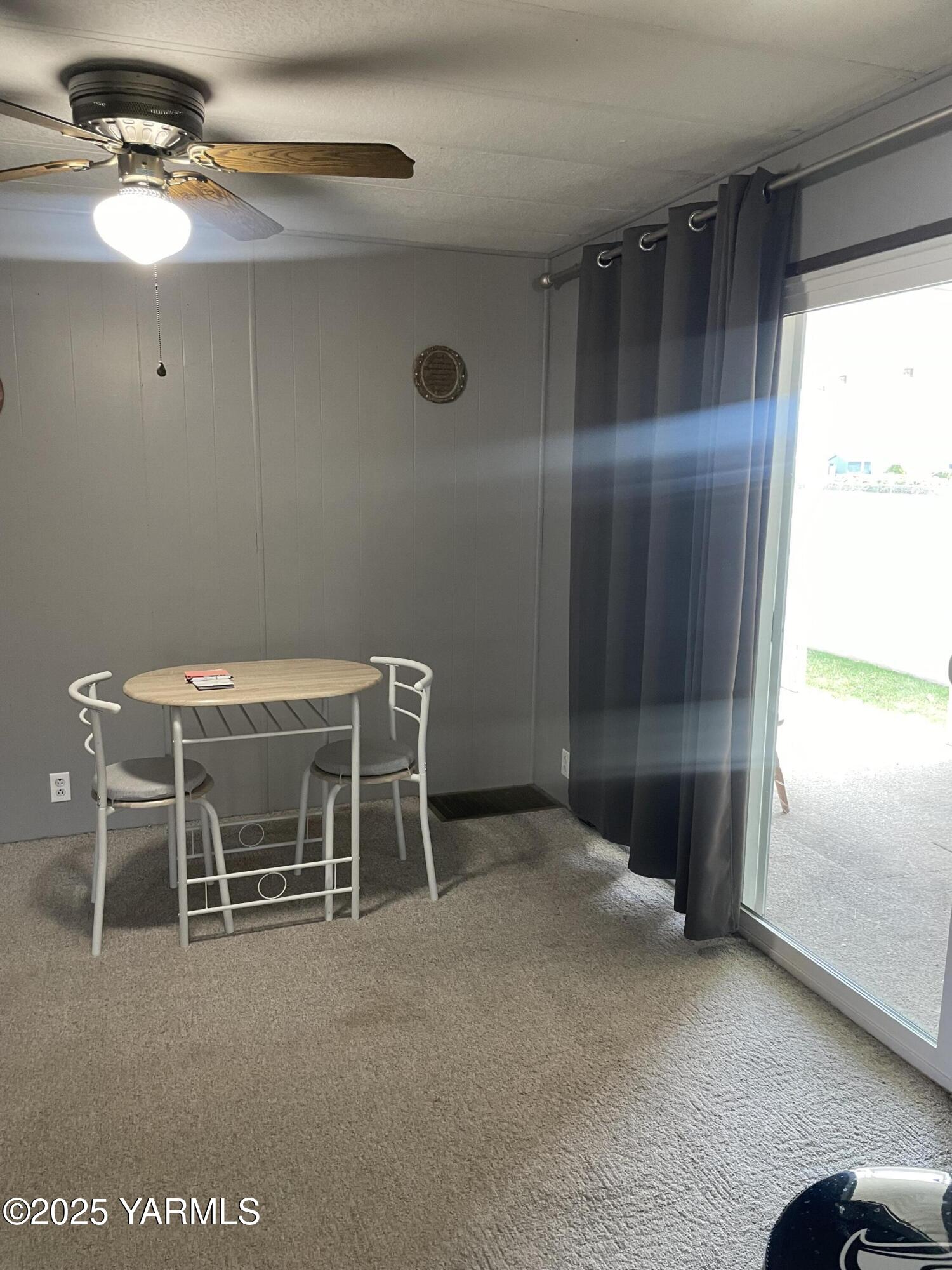 55 W Washington Ave Unit: 4