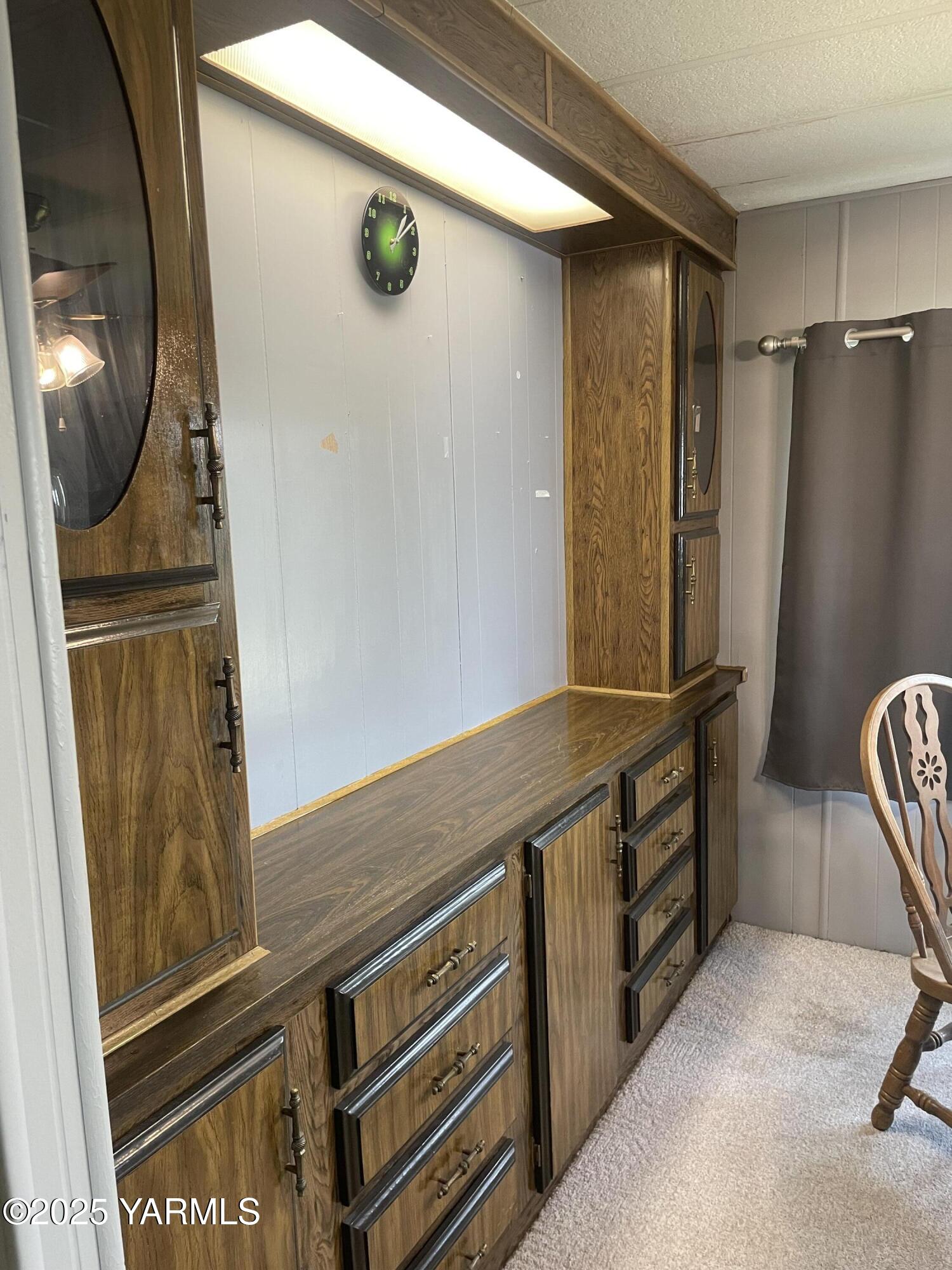 55 W Washington Ave Unit: 4