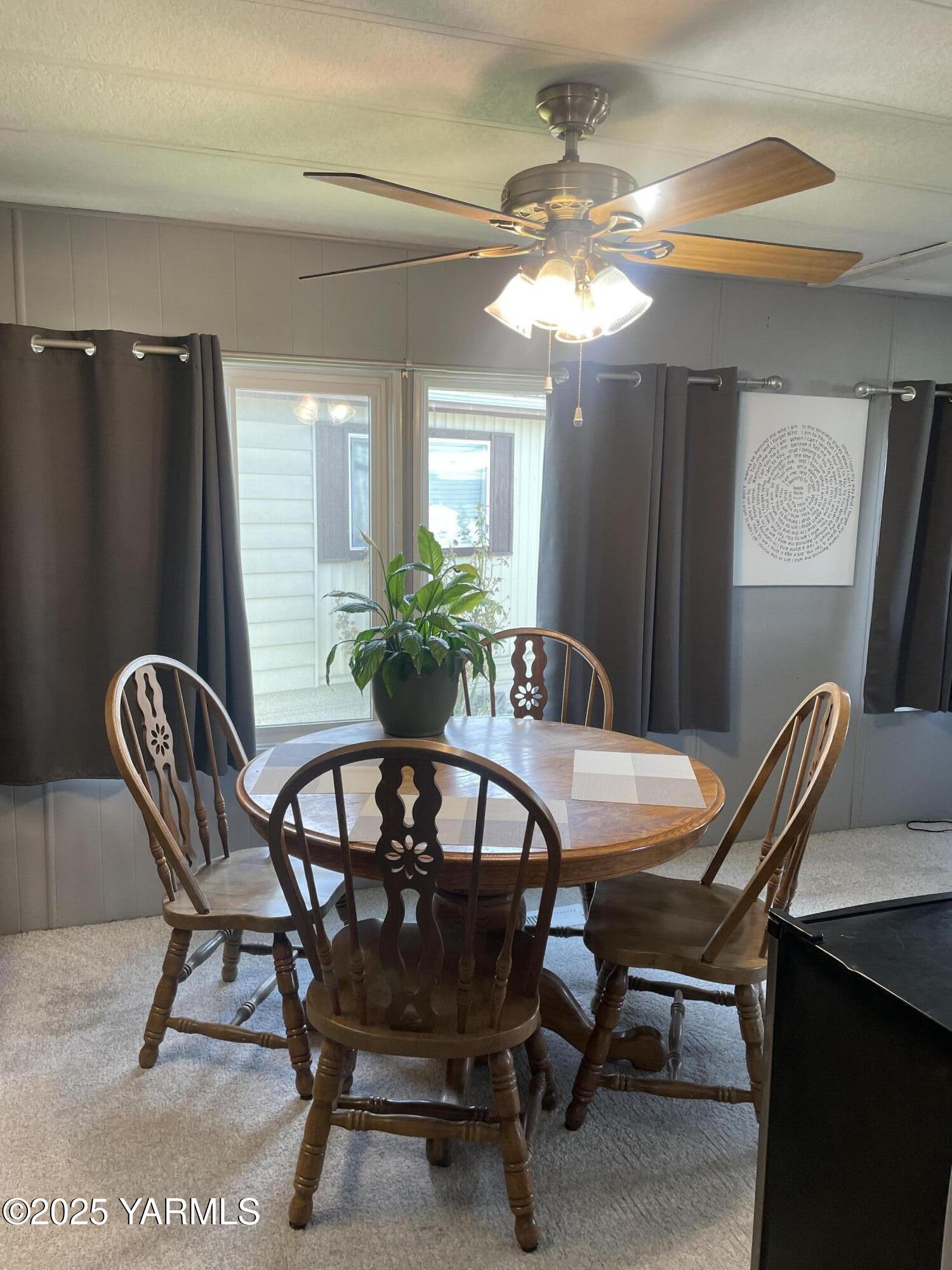 55 W Washington Ave Unit: 4