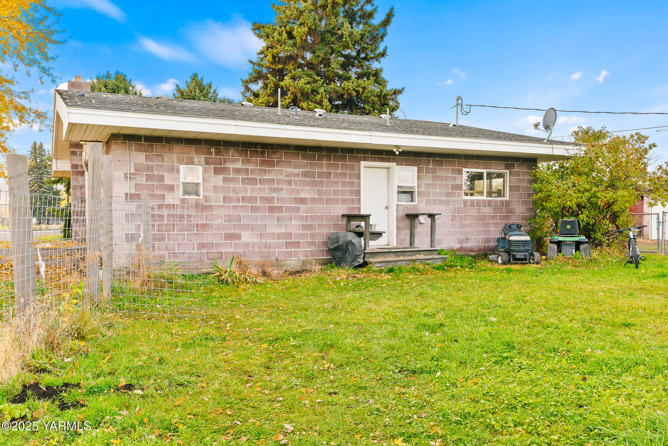 4605 Ahtanum Rd