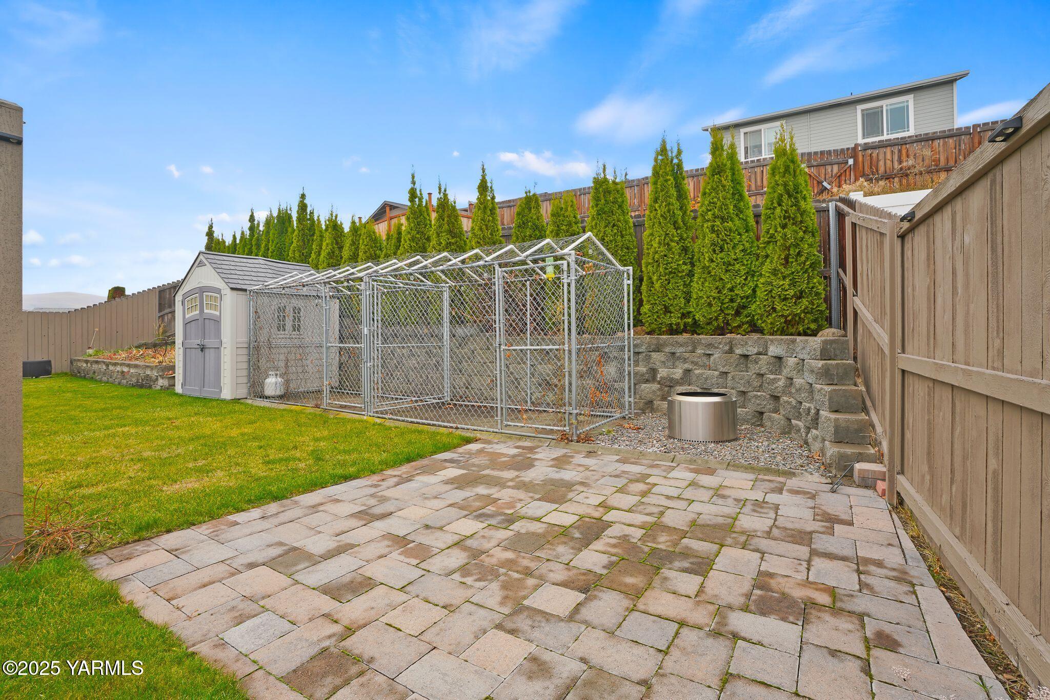 2124 S 67th Ave